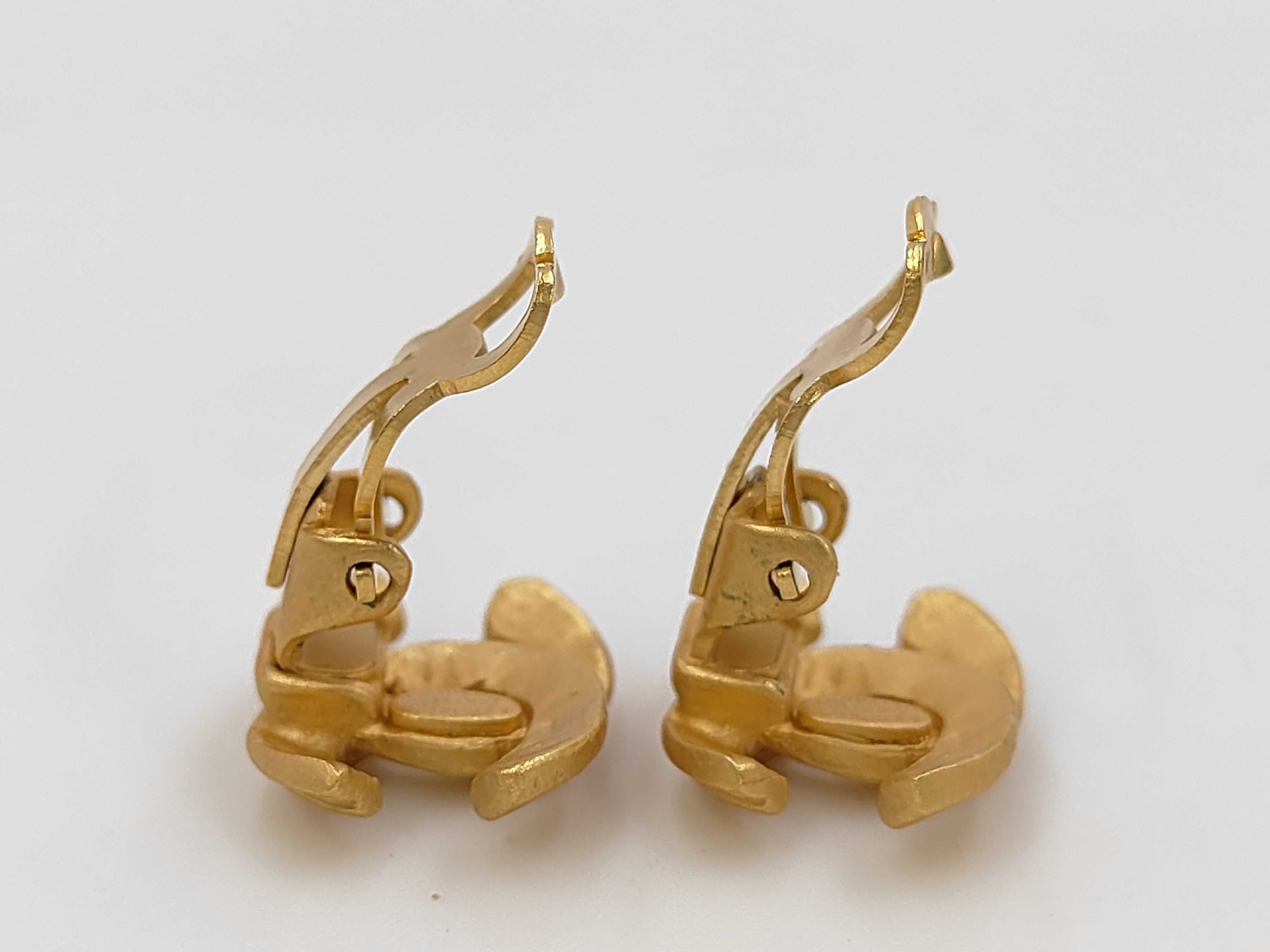Coco Mark Matte Gold Earrings 00T — view 4