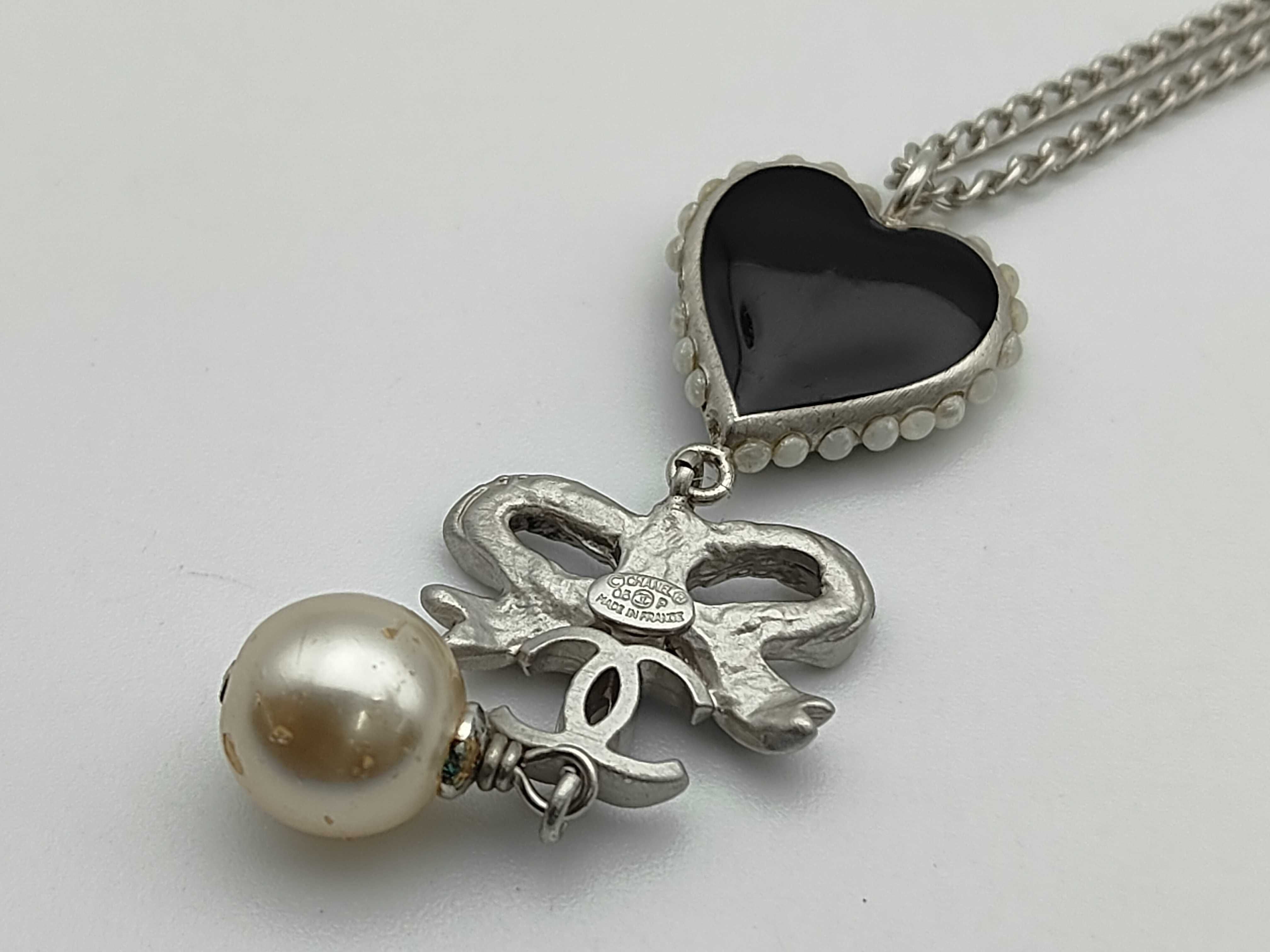 Necklace Heart Here Mark Rhinestone Pearl 05P Necklace — view 3