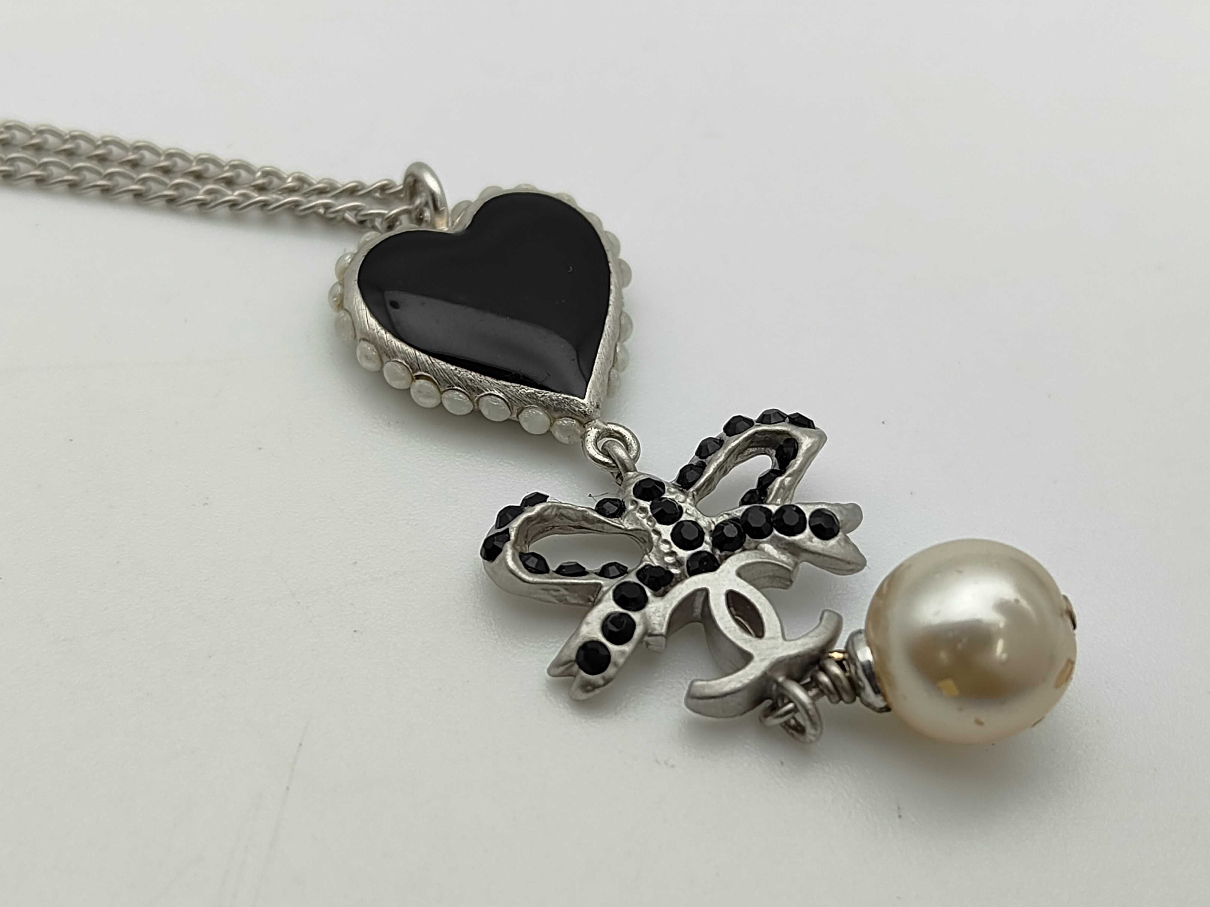 Necklace Heart Here Mark Rhinestone Pearl 05P Necklace — view 6