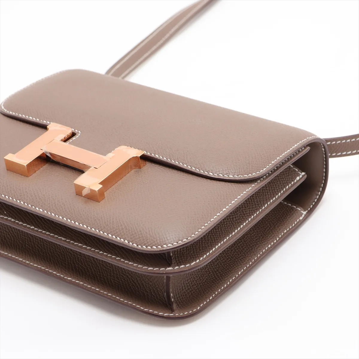 [Individually packaged] Hermes Constance 3 Mini 18, Veau Epsom, Etoupe, Pink Gold Hardware, K: 2025, with mirror. — view 3