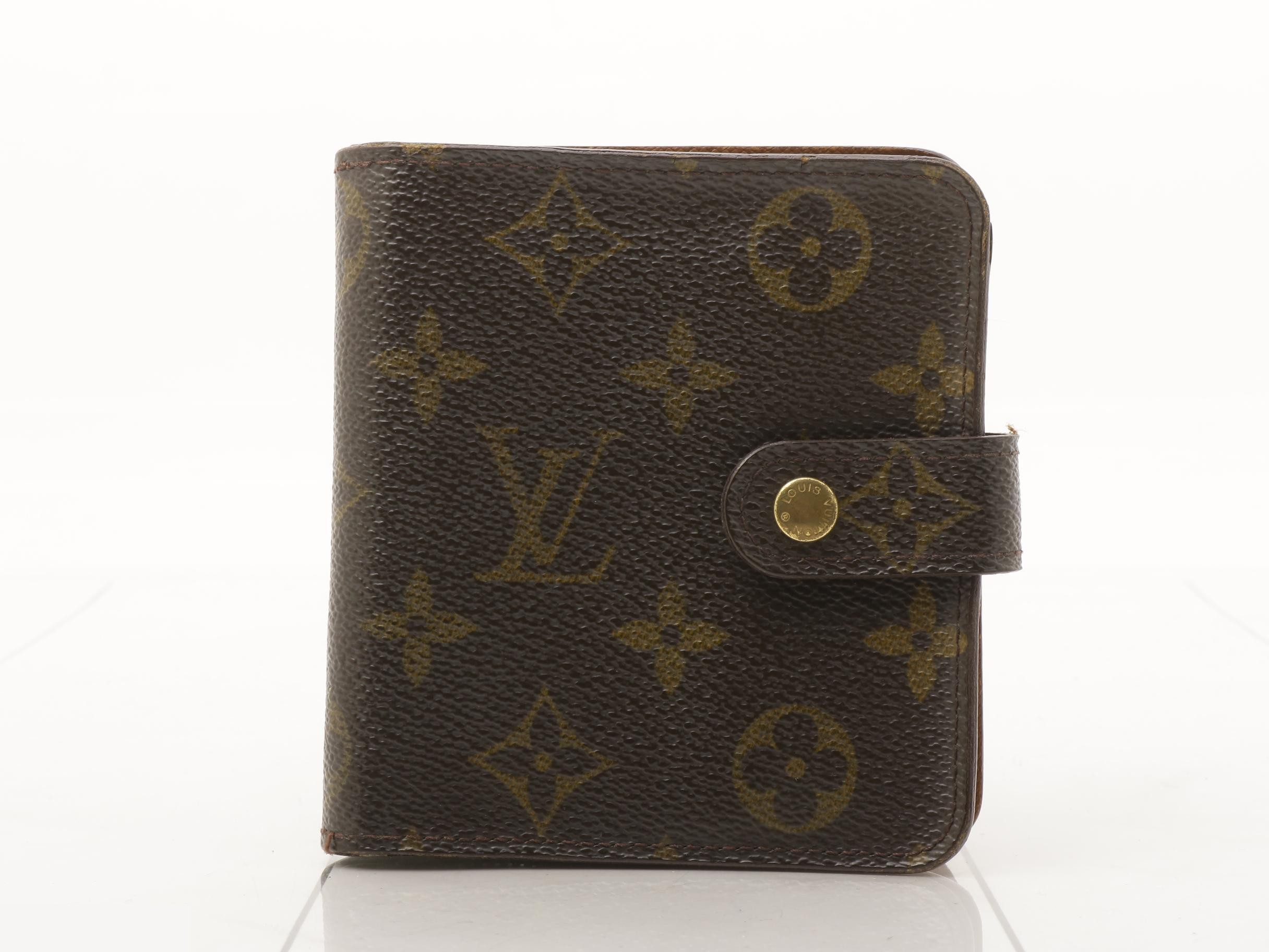 Compact Zip Wallet