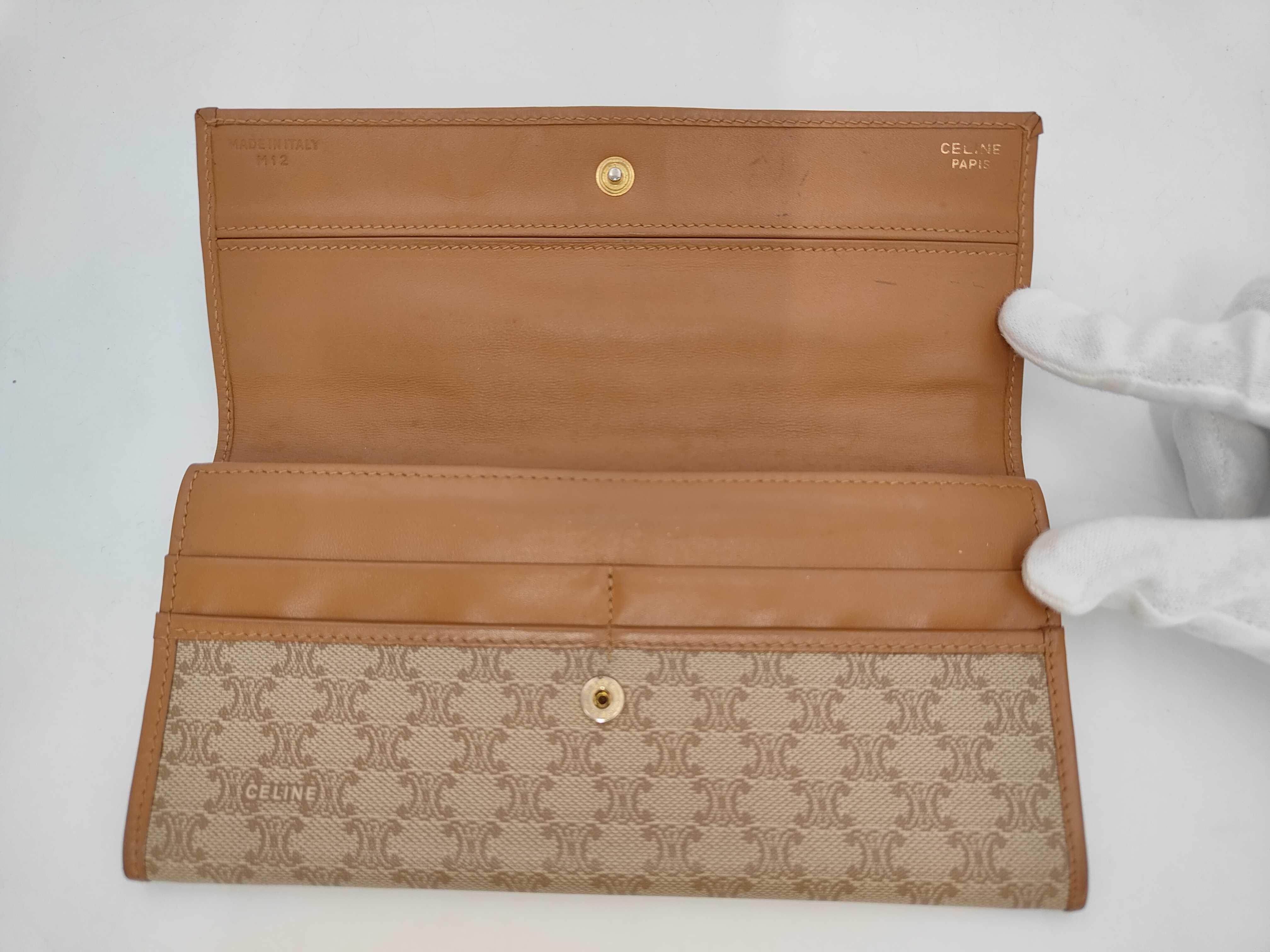 wallet — view 4