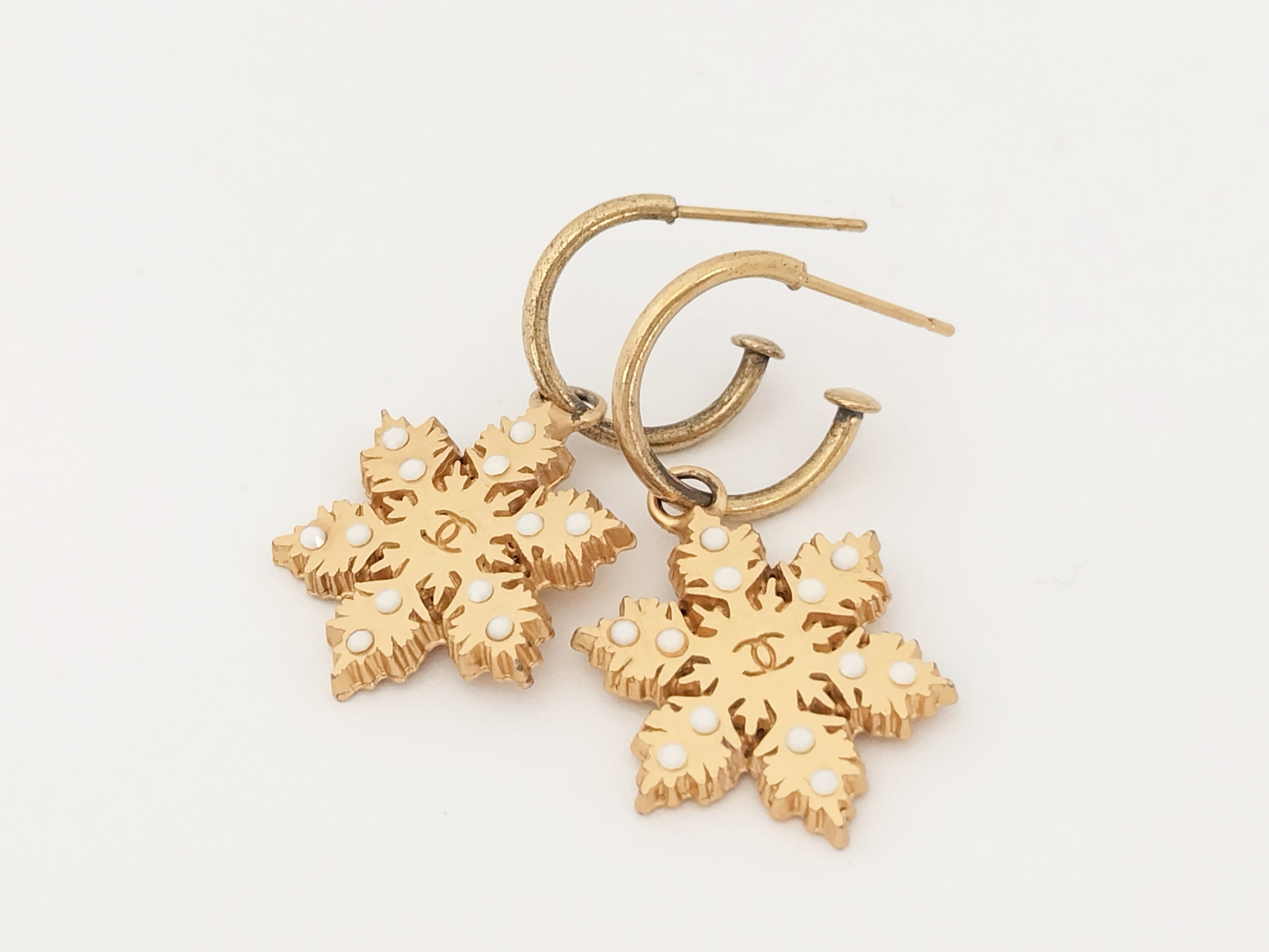 Coco Snow Gold Earrings