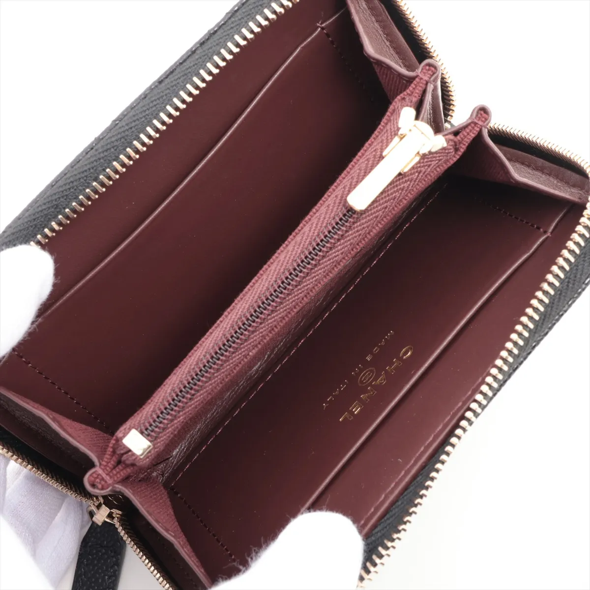 Matelassé Caviar Skin Coin Case, Black with Gold Hardware, K8583XK6 — view 3