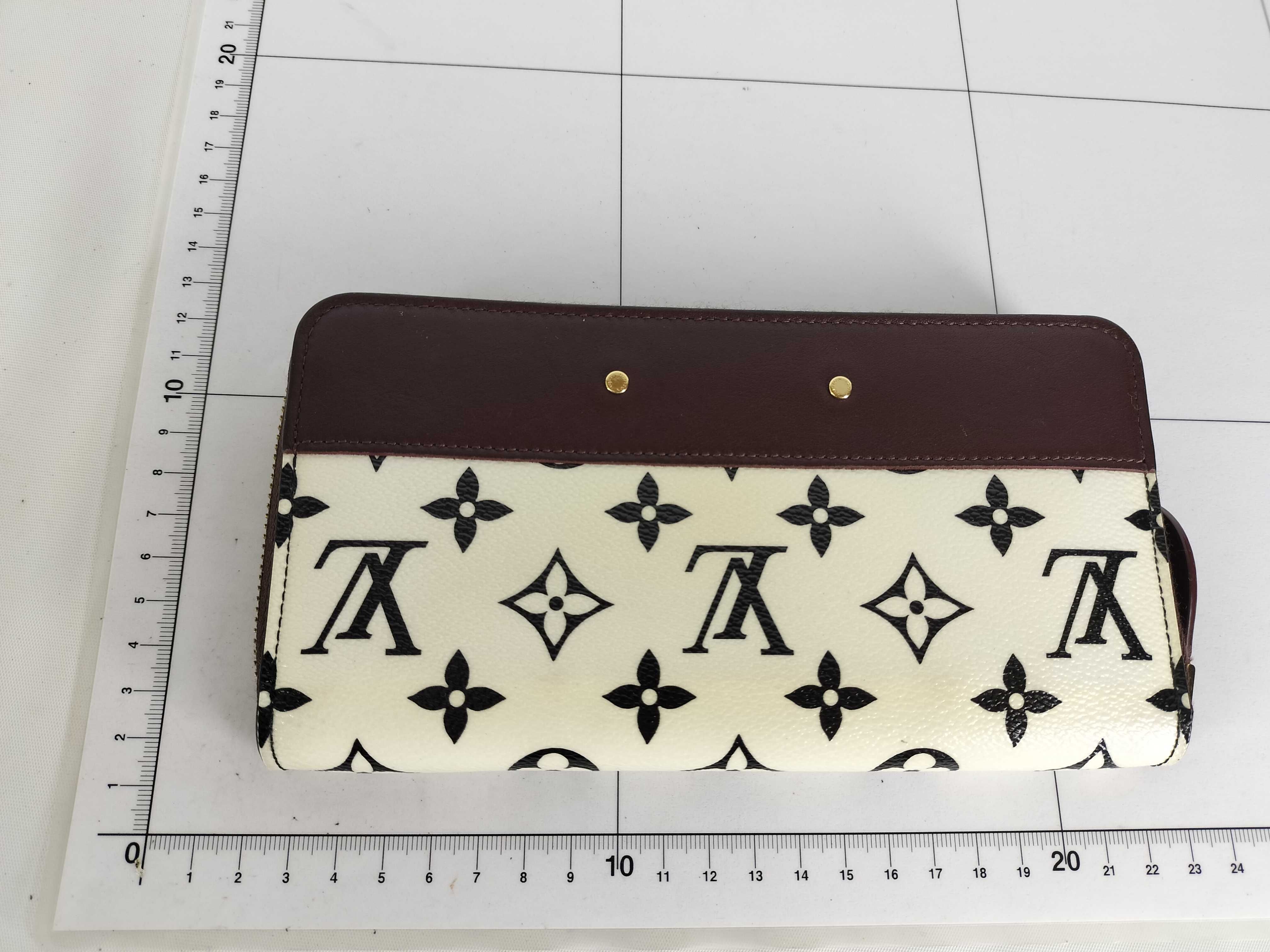 Monogram M67234 Zippy Wallet Blanc — view 13