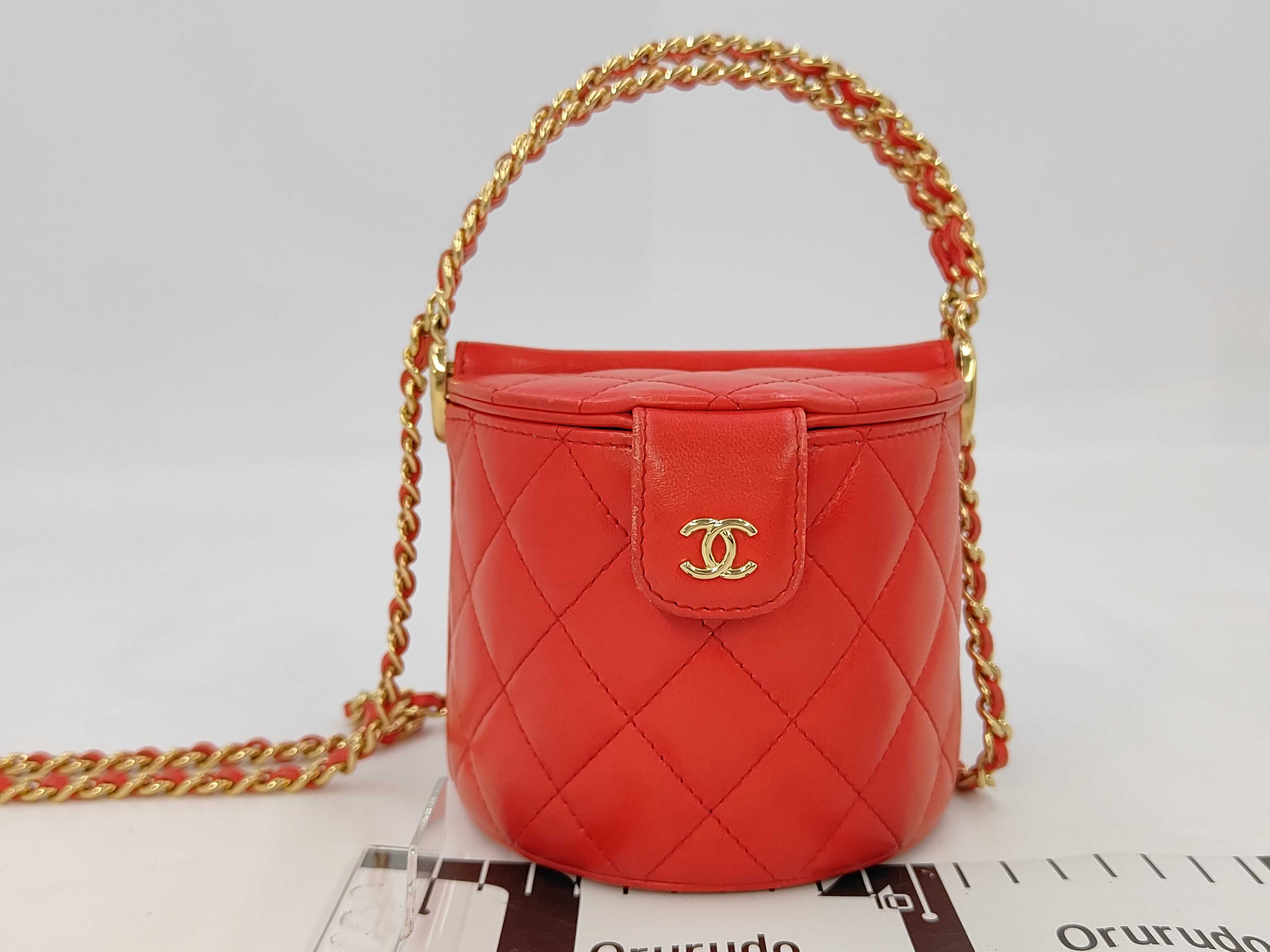 Vanity Chain Shoulder Bag — view 2