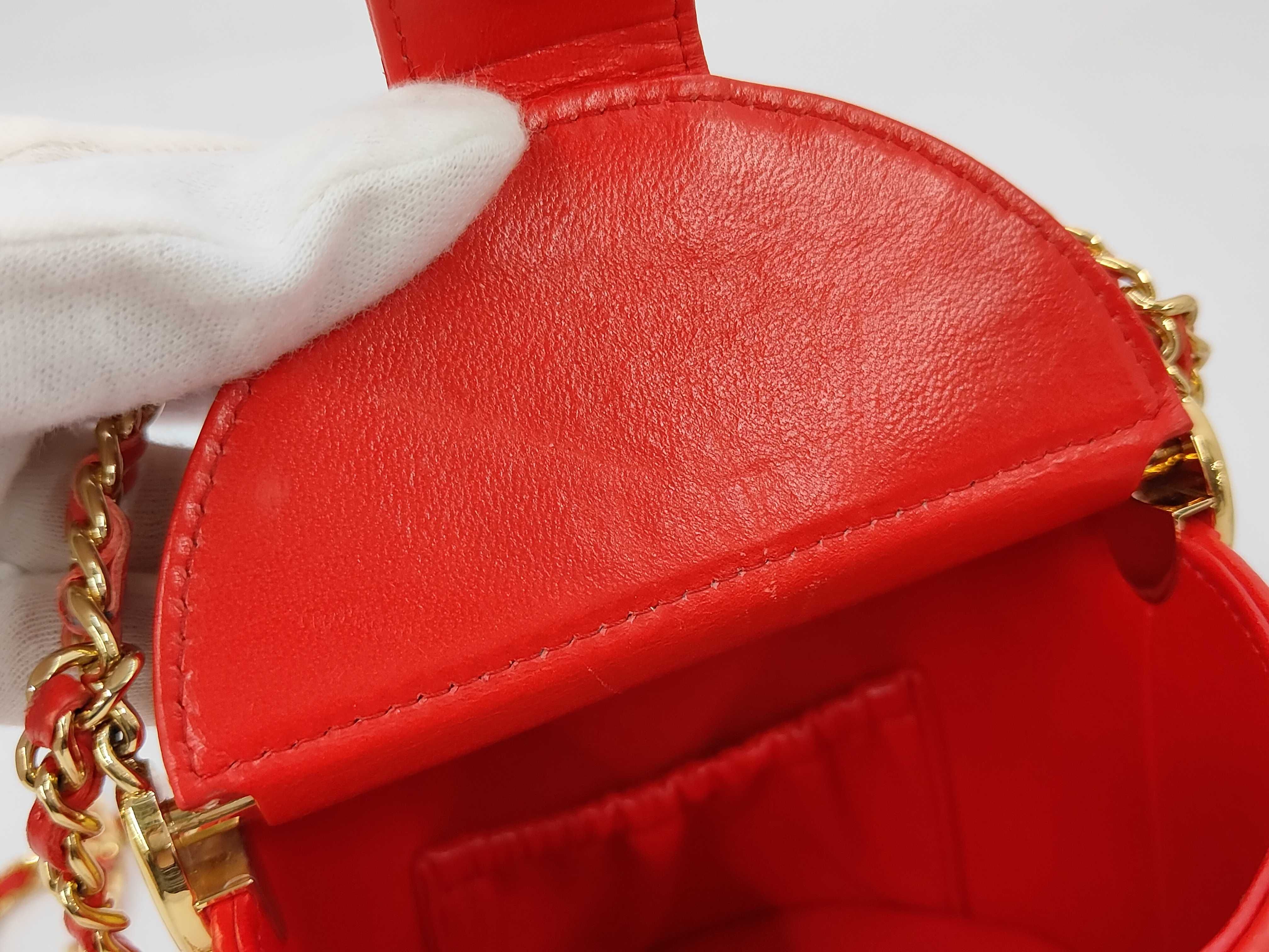 Vanity Chain Shoulder Bag — view 11