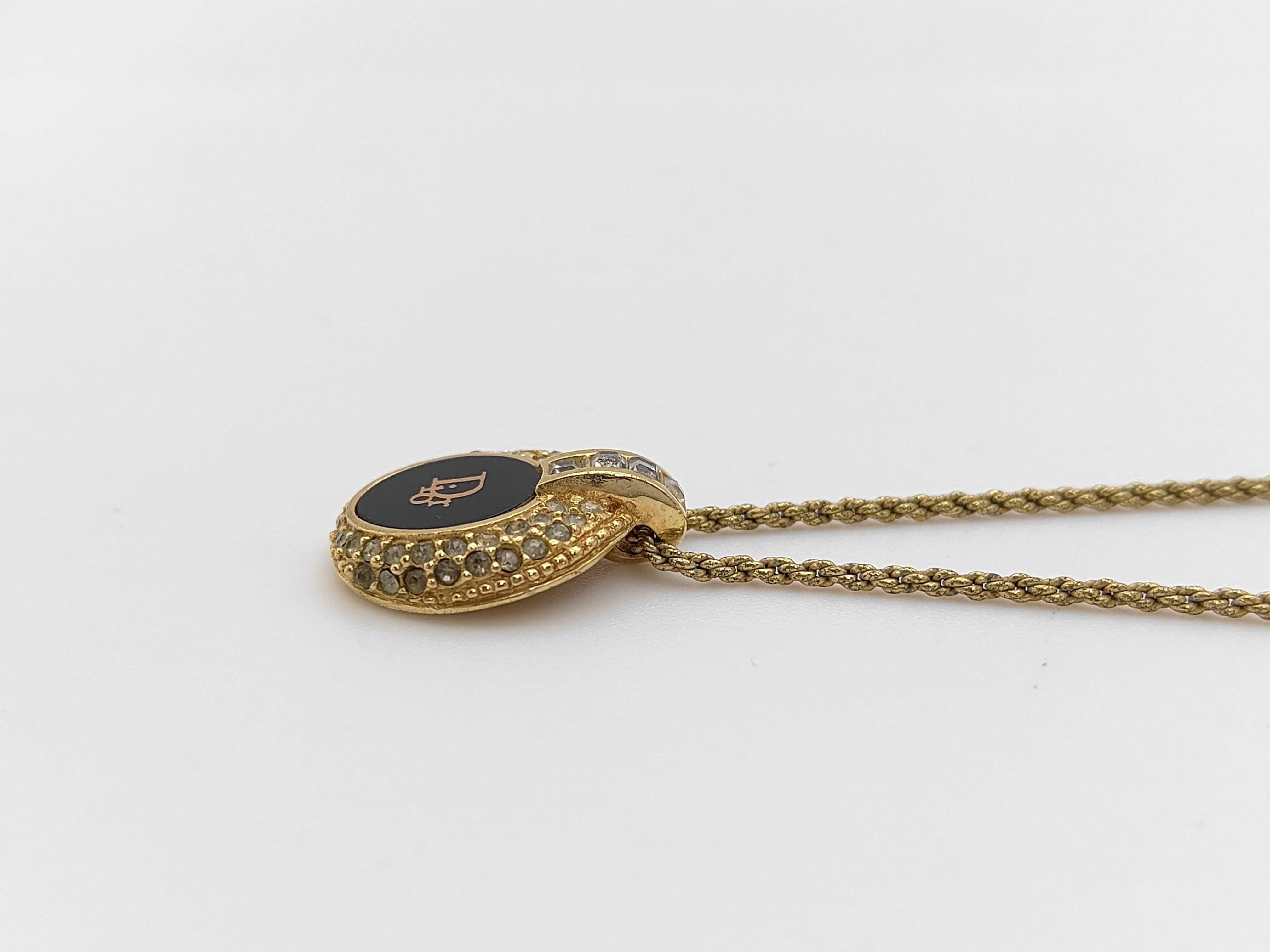 necklace — view 3
