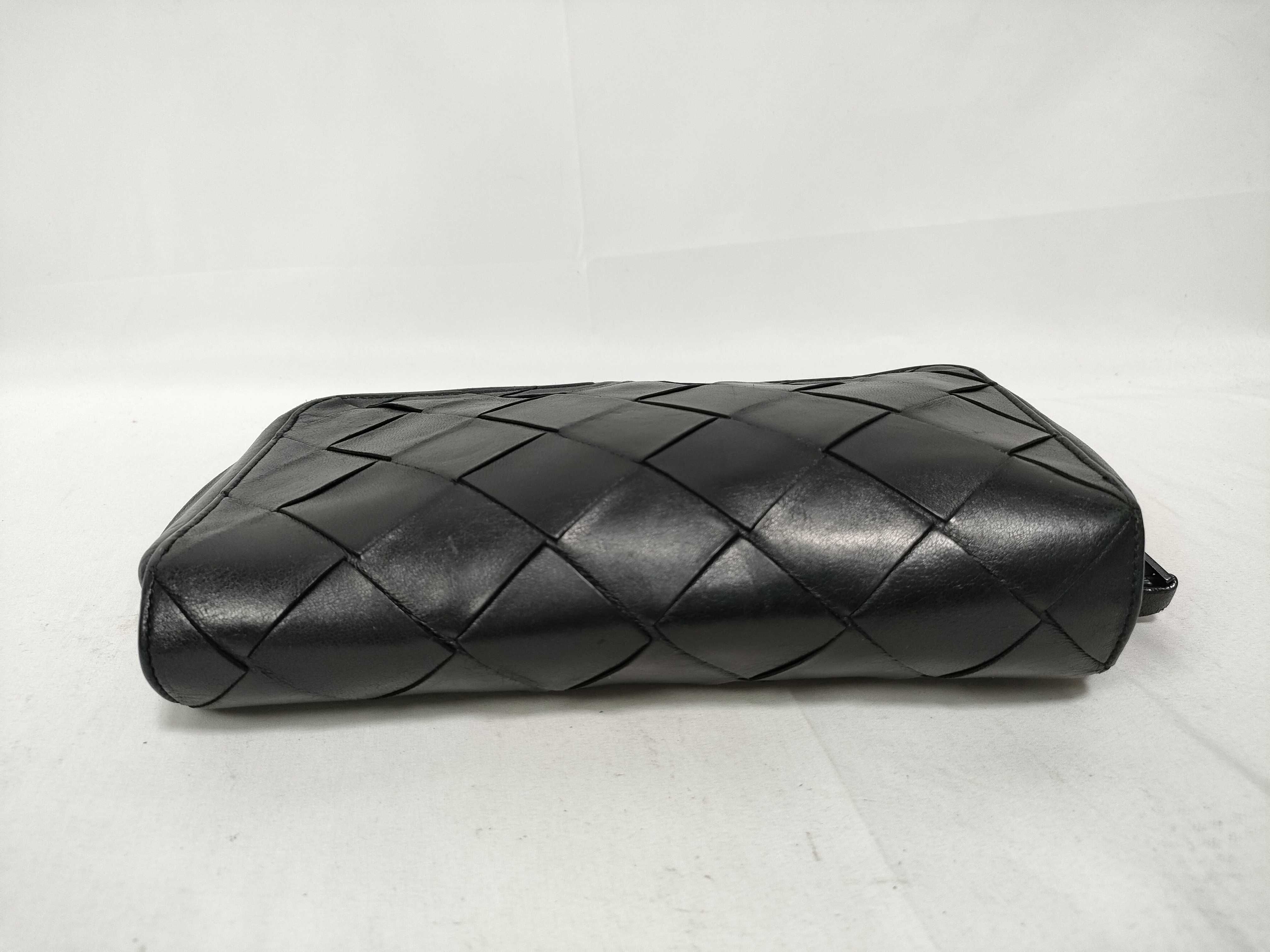 Maxi Intrecciato Leather Clutch Bag, Black — view 3