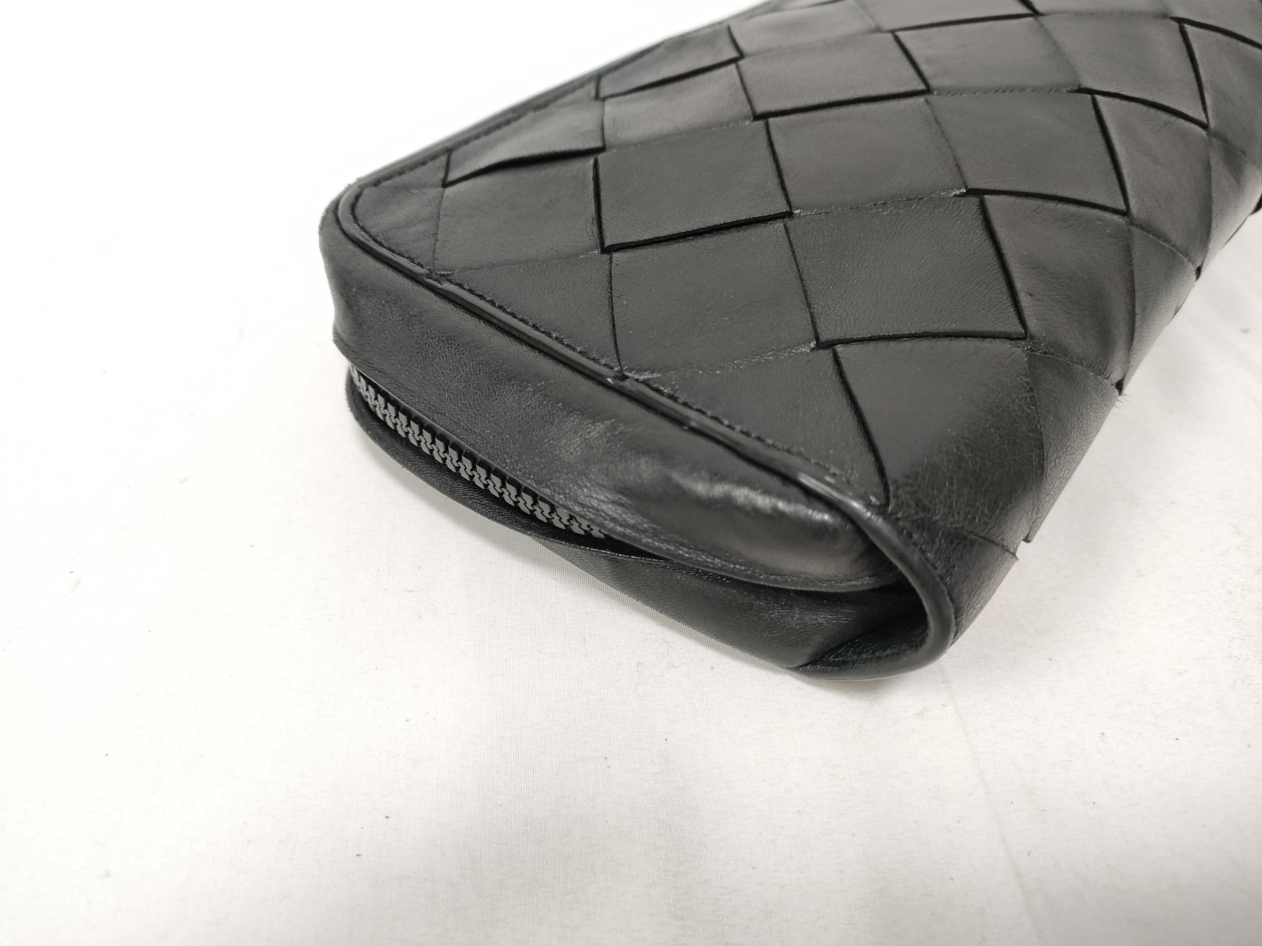 Maxi Intrecciato Leather Clutch Bag, Black — view 5