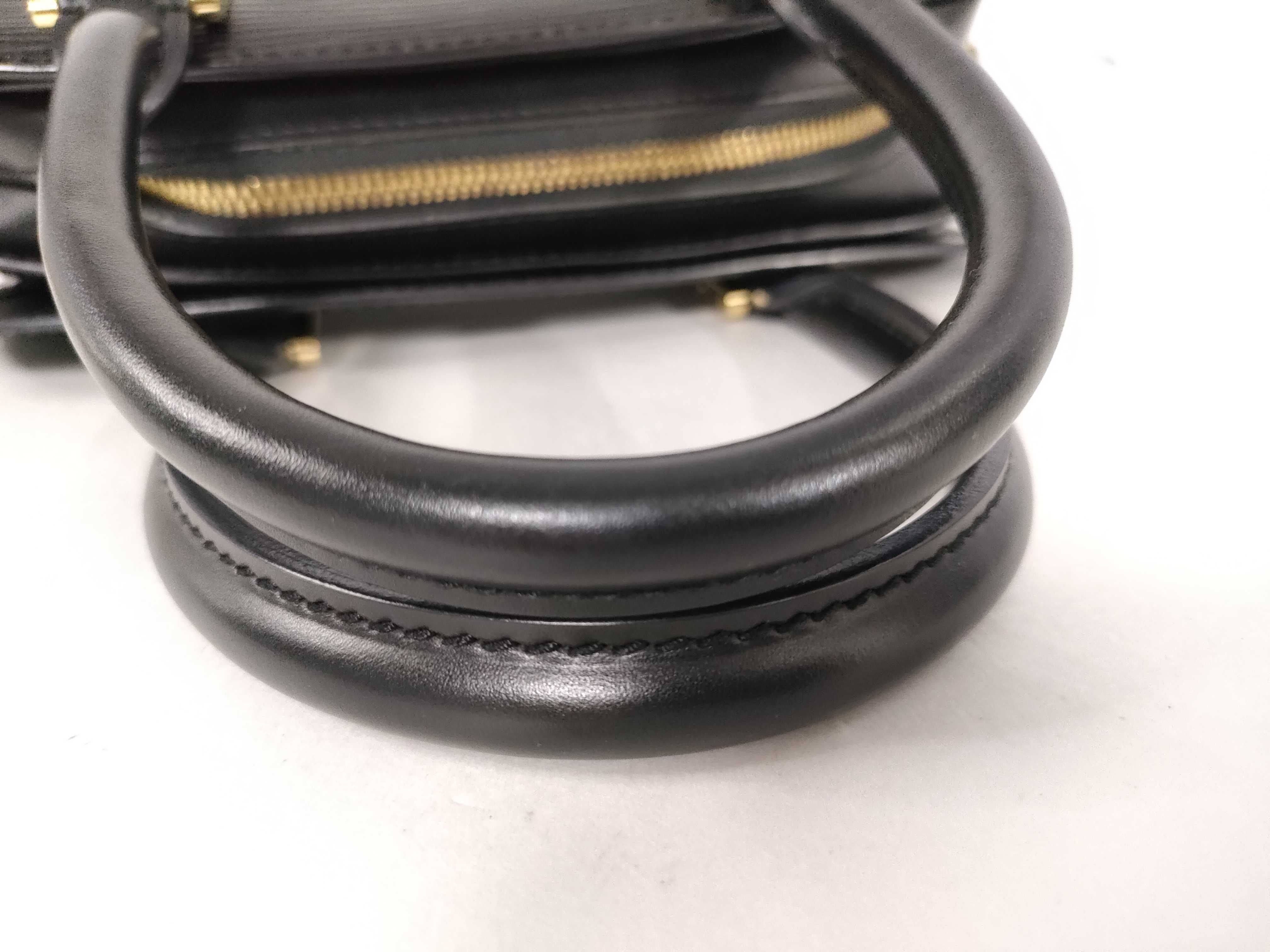 Epi Leather Pont Neuf MI0998 Black Handbag (VO8457) — view 4