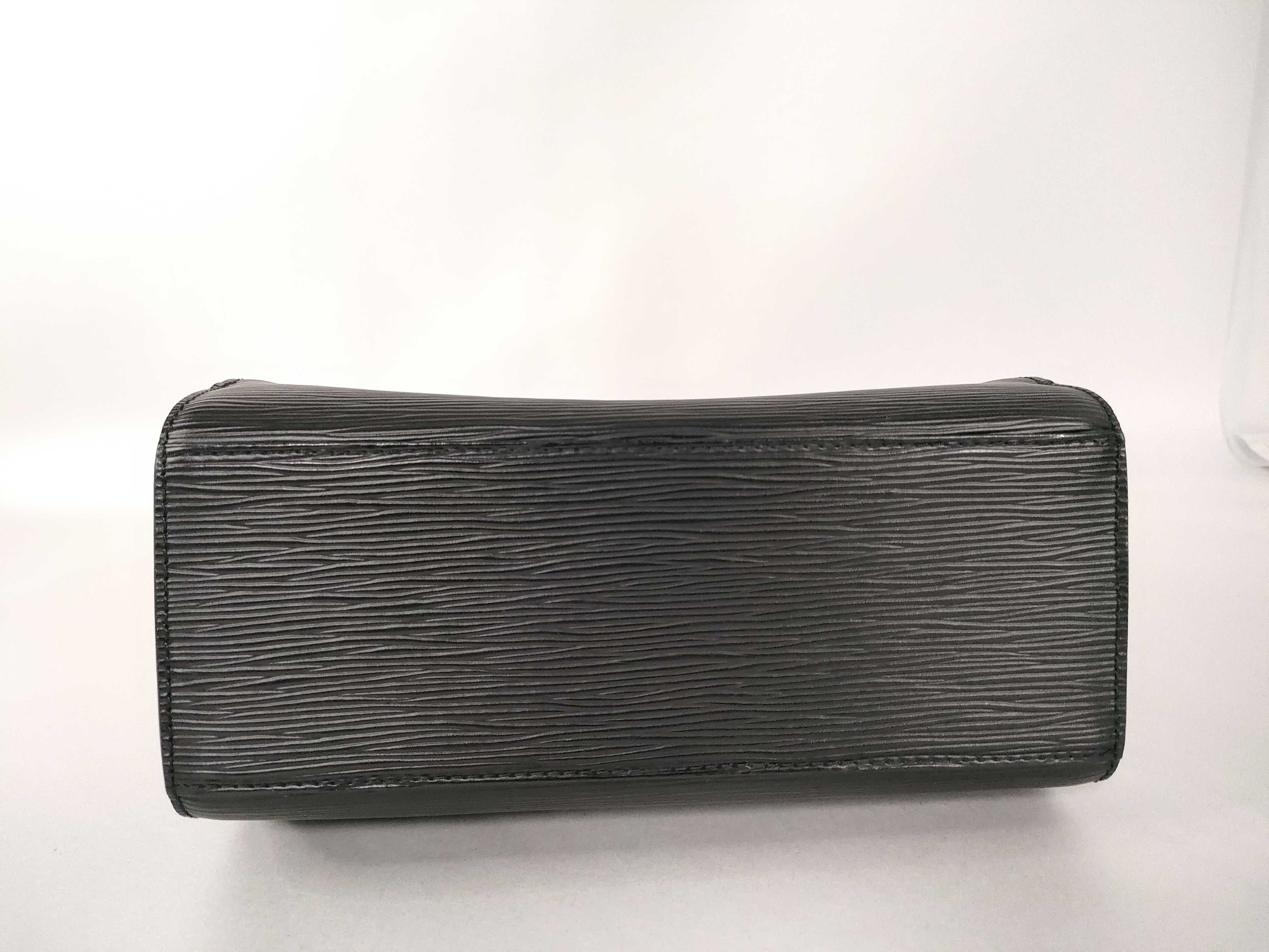Epi Leather Pont Neuf MI0998 Black Handbag (VO8457) — view 7