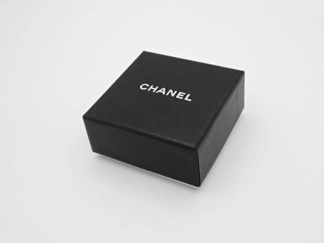 brooch, 1996, white, 96P — view 4