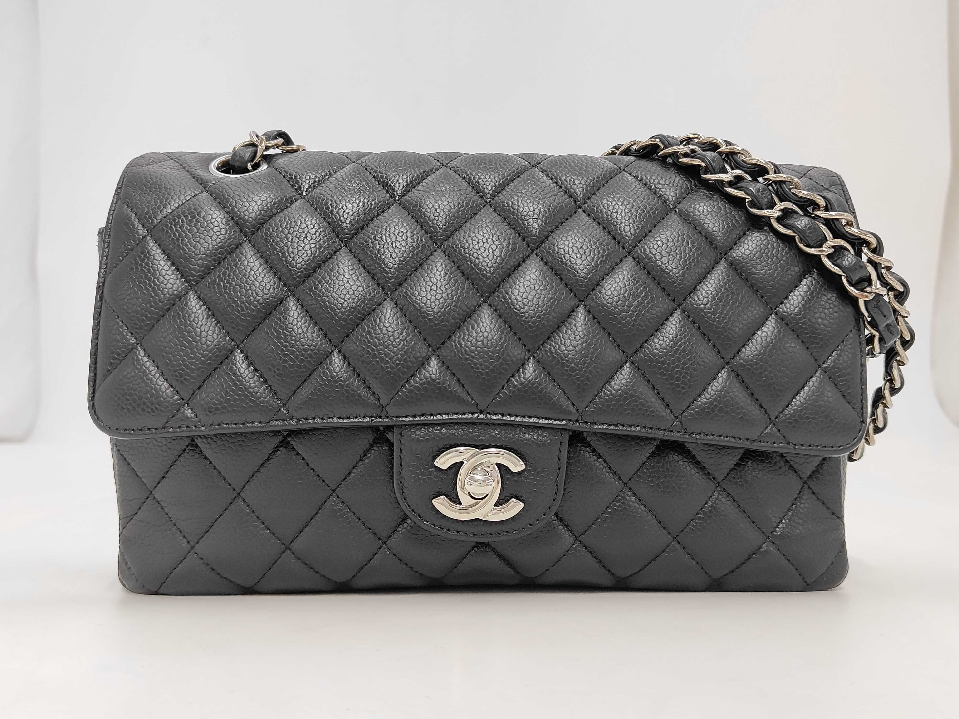 Matelassé 25 Double Flap Double Chain Caviar Shoulder Bag