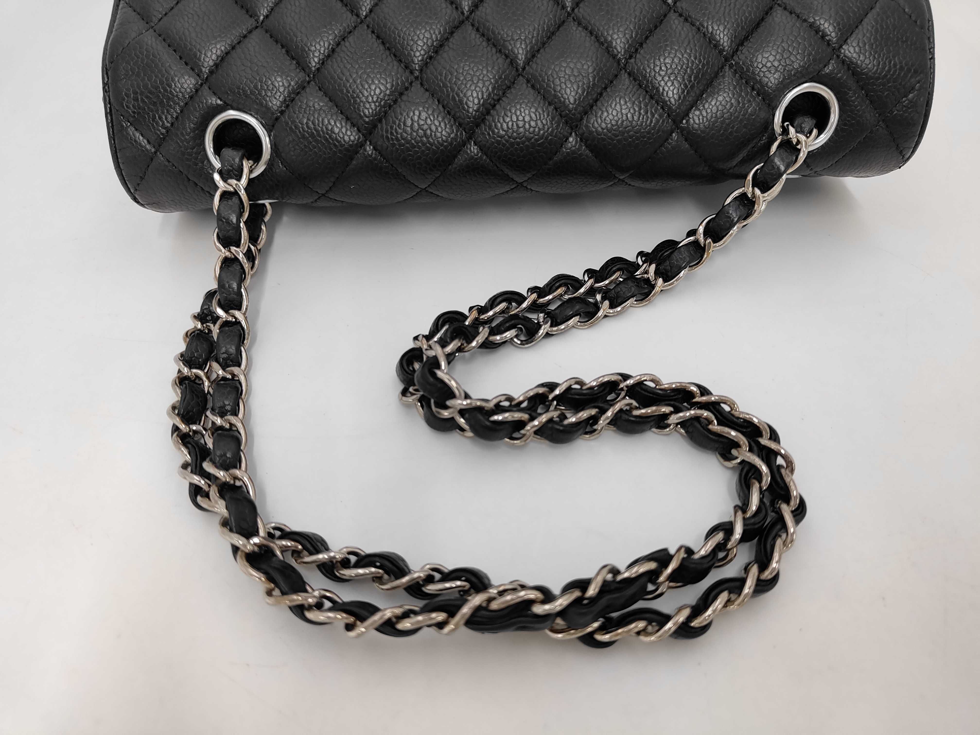 Matelassé 25 Double Flap Double Chain Caviar Shoulder Bag — view 5
