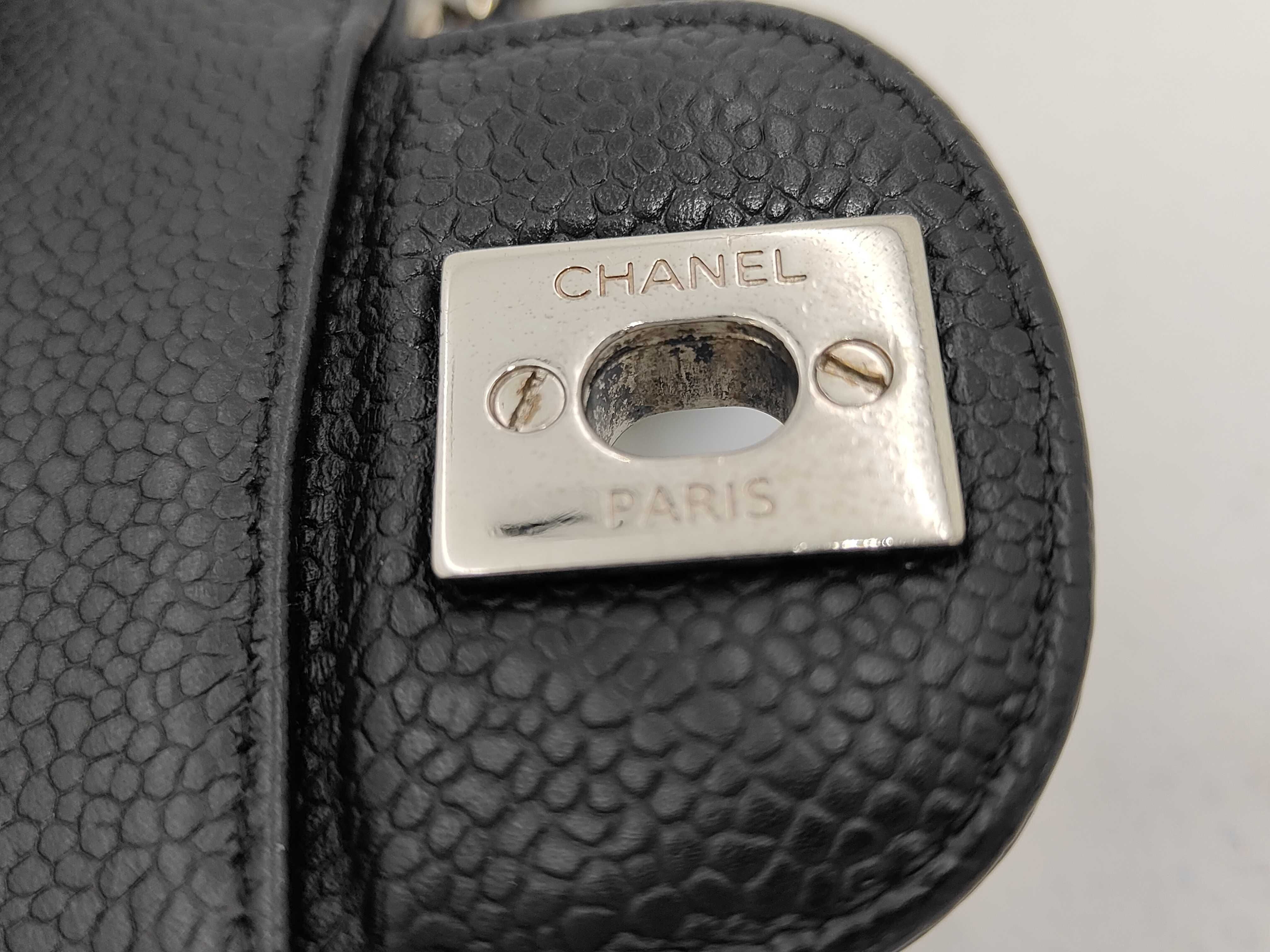 Matelassé 25 Double Flap Double Chain Caviar Shoulder Bag — view 9