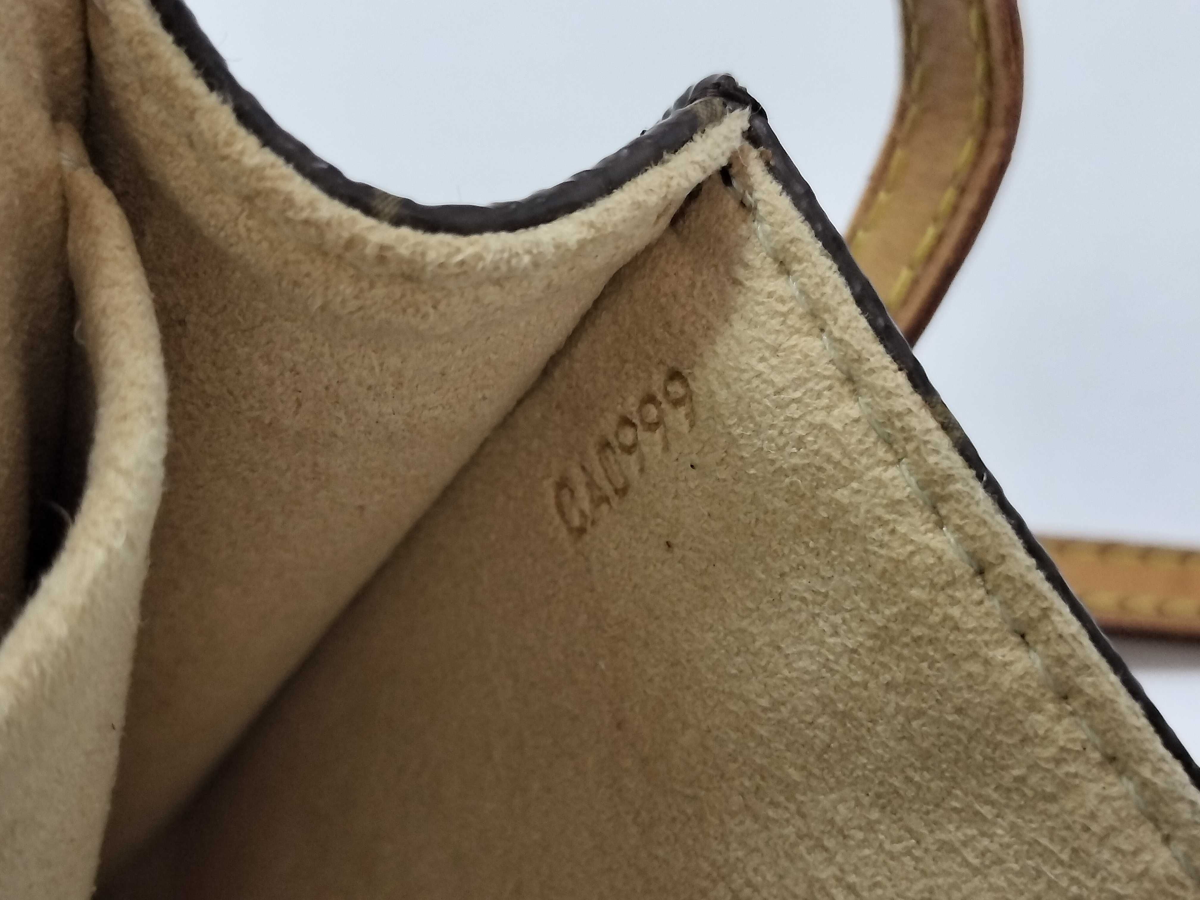 Monogram Louis Vuitton Monogram Twin GMCA0999 Shoulder Bag — view 9