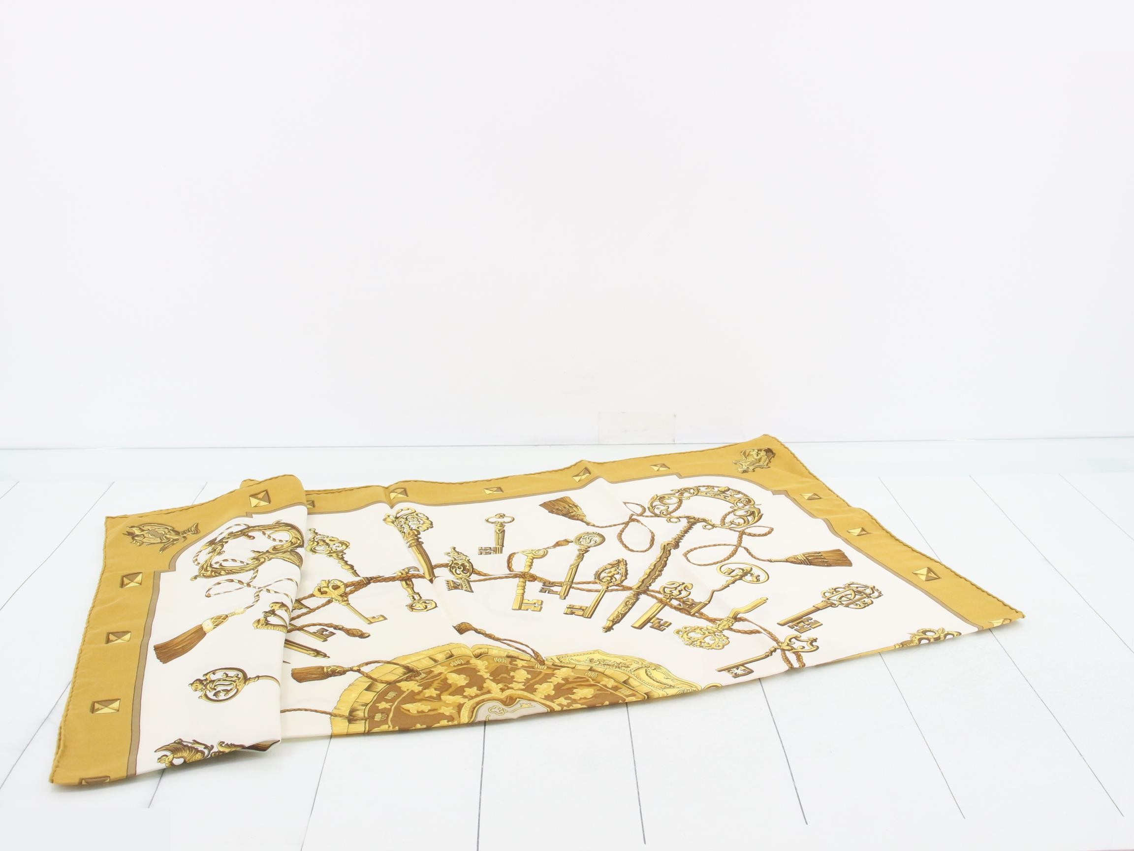 Hermès Carre 90 — view 3
