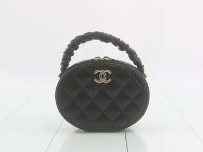 Matelassé Leather Coco Mark Handbag