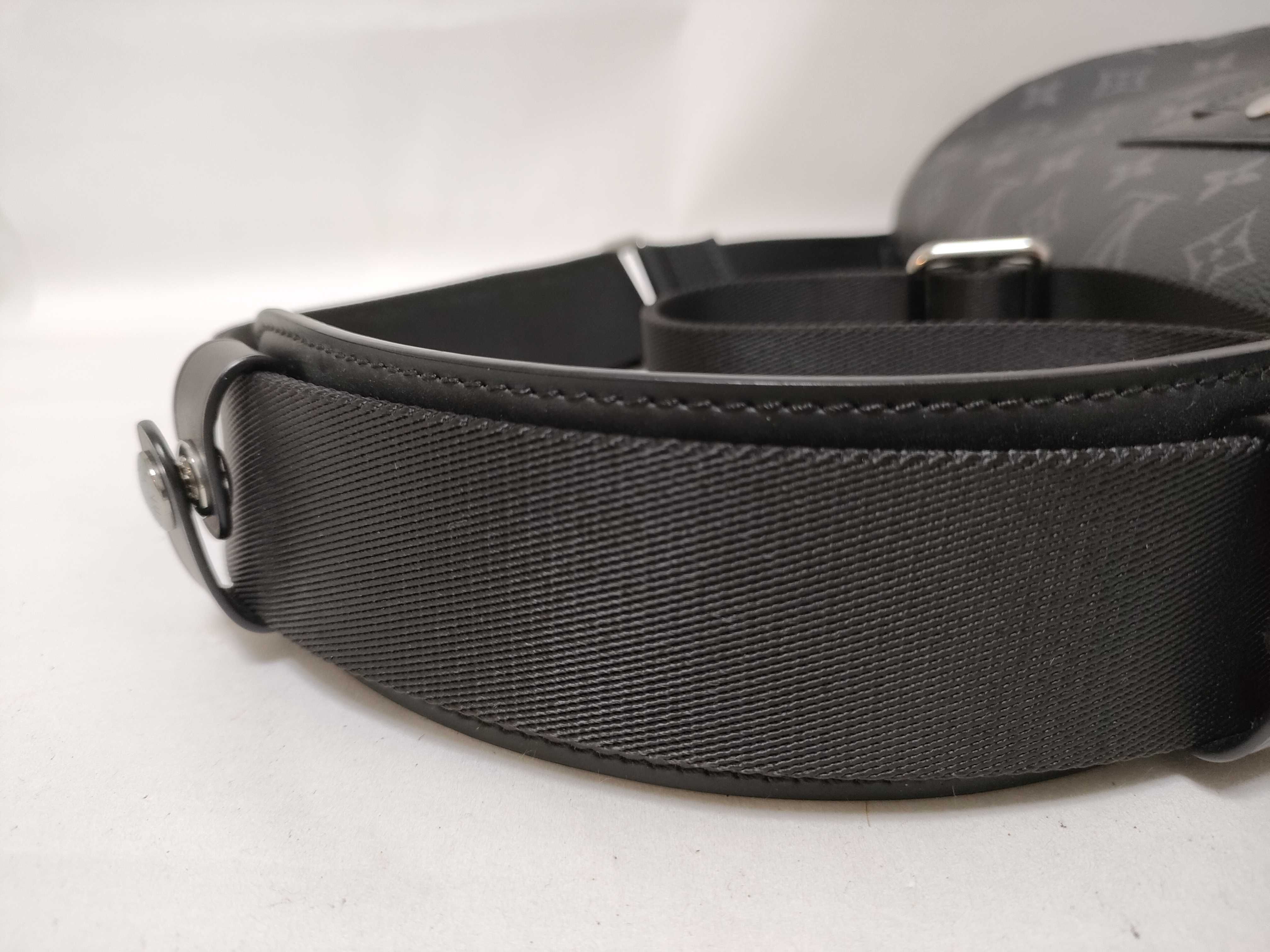 LV Monogram Eclipse Messenger Voyage PM Shoulder Bag M40511 FO2118 — view 4