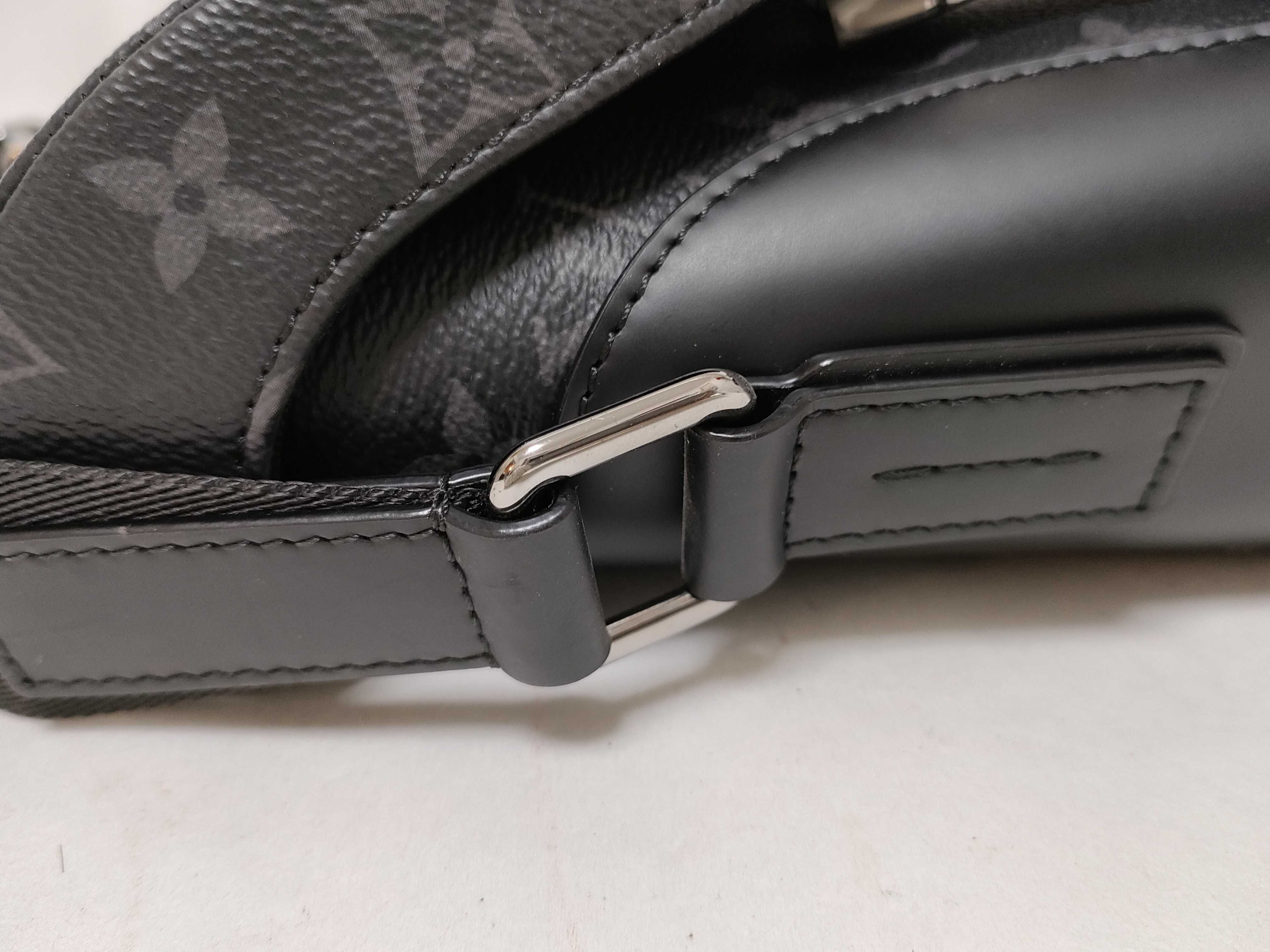 LV Monogram Eclipse Messenger Voyage PM Shoulder Bag M40511 FO2118 — view 5