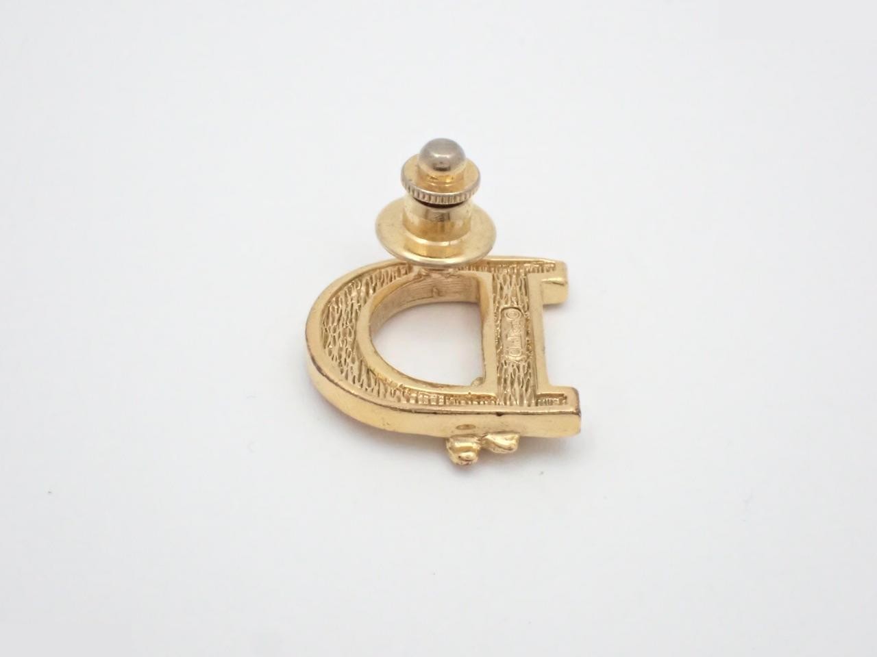 Other lines: Precious metals and pin brooches — view 2