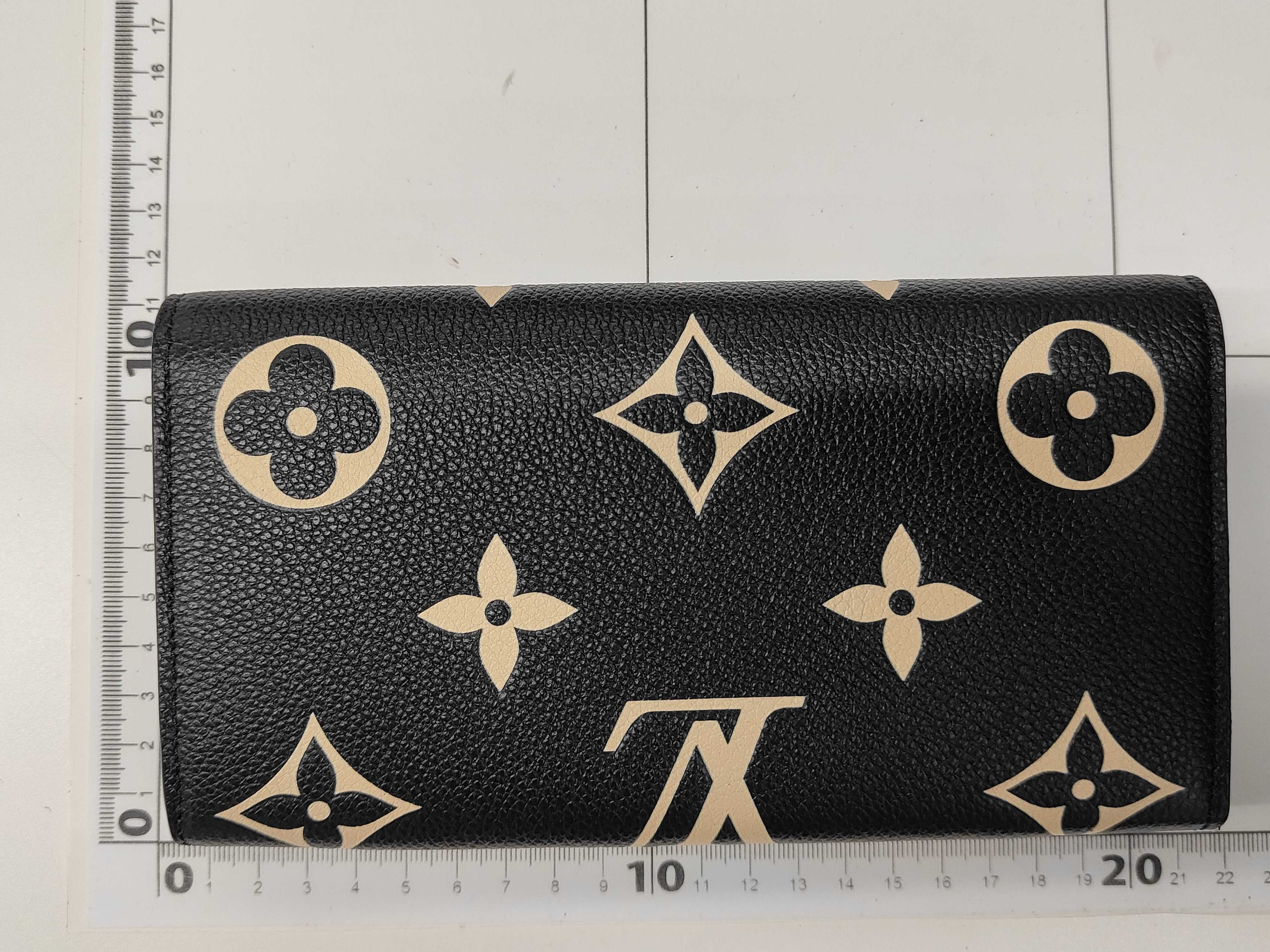Monogram Empreinte Portefeuille Sarah Empreinte Wallet — view 2