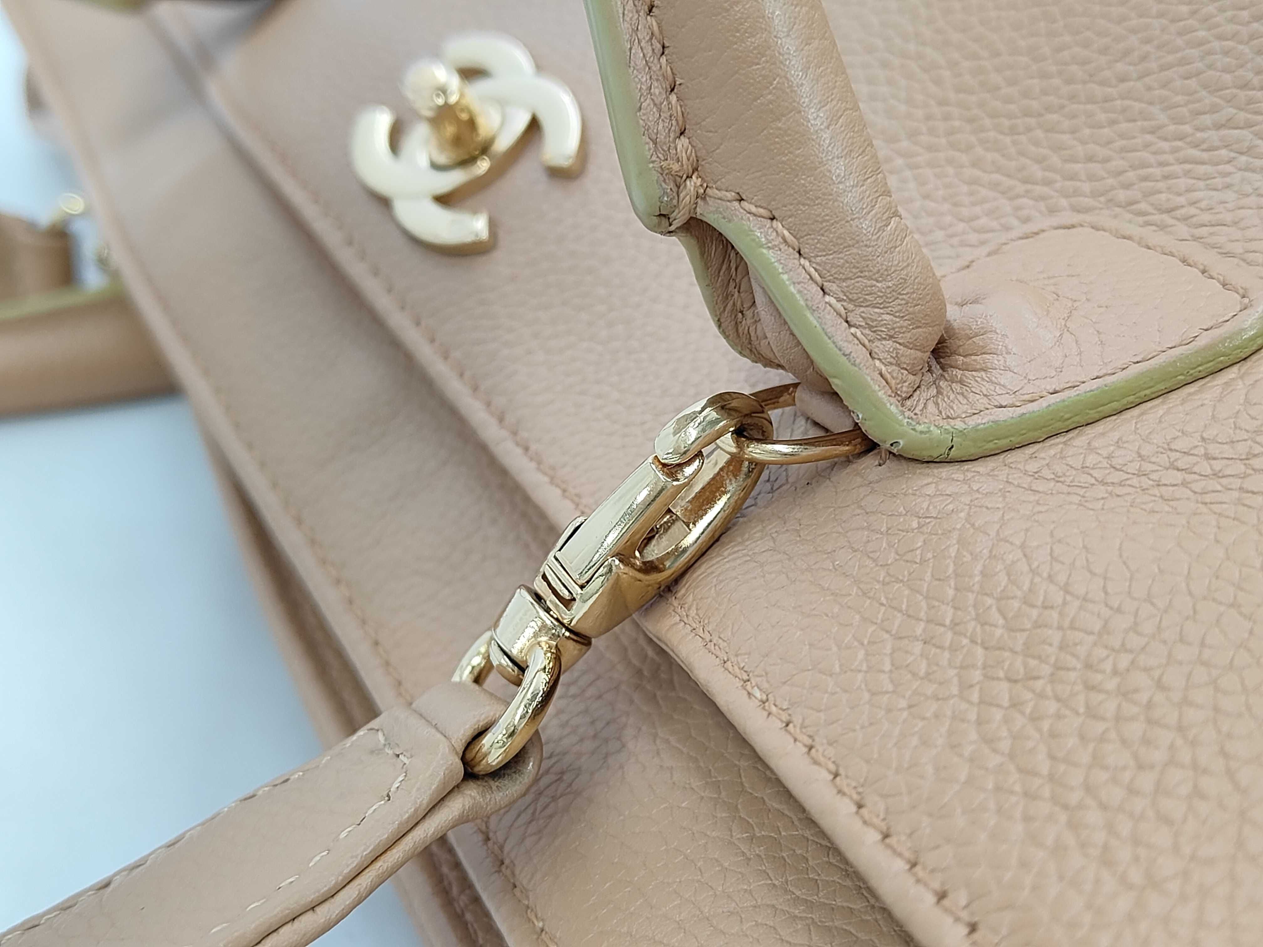 Executive Tote, Gold Hardware, 2-way Tote Bag/Shoulder Bag, Serial Number 9, Beige Handbag — view 5