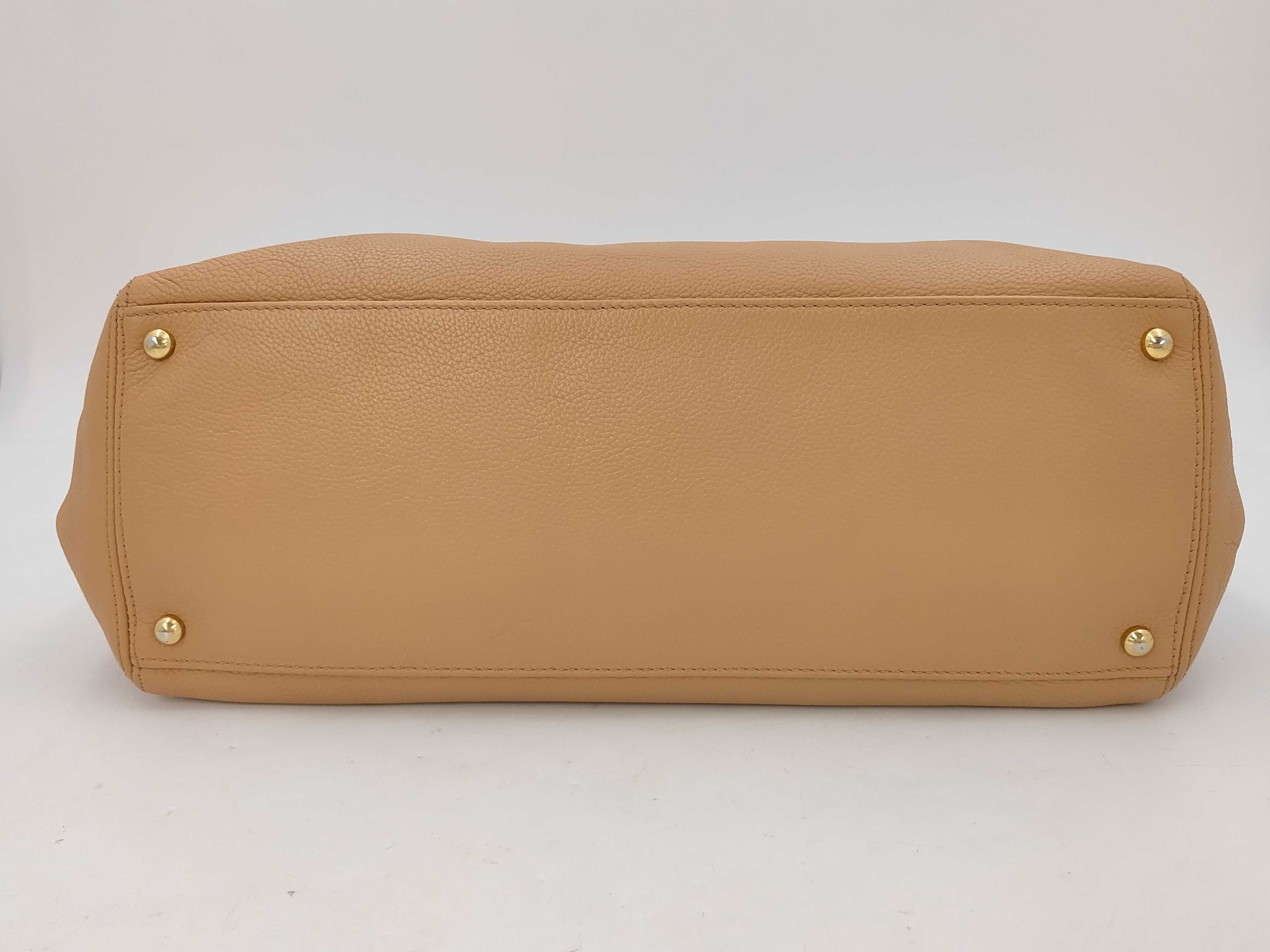 Executive Tote, Gold Hardware, 2-way Tote Bag/Shoulder Bag, Serial Number 9, Beige Handbag — view 7