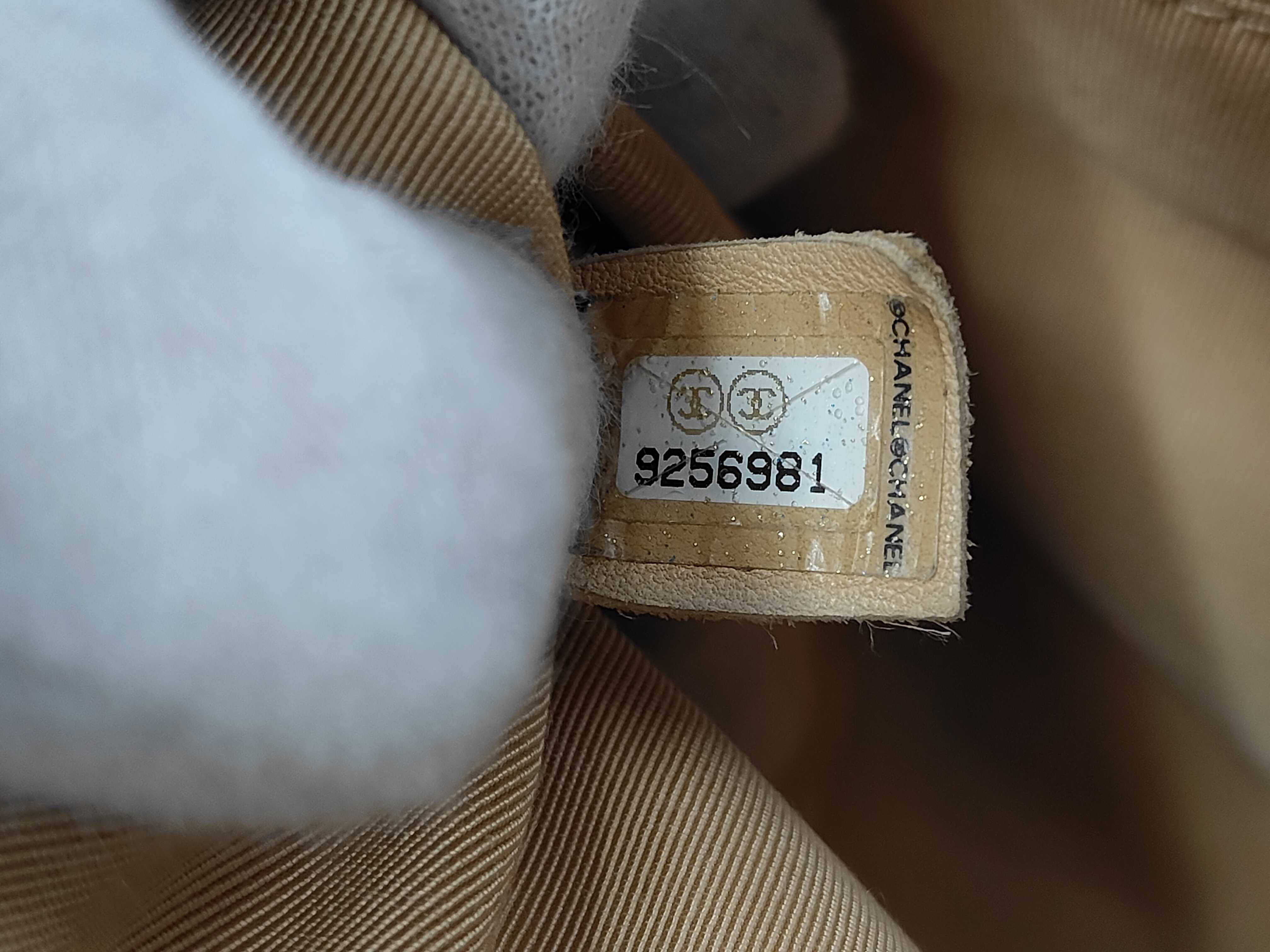 Executive Tote, Gold Hardware, 2-way Tote Bag/Shoulder Bag, Serial Number 9, Beige Handbag — view 10