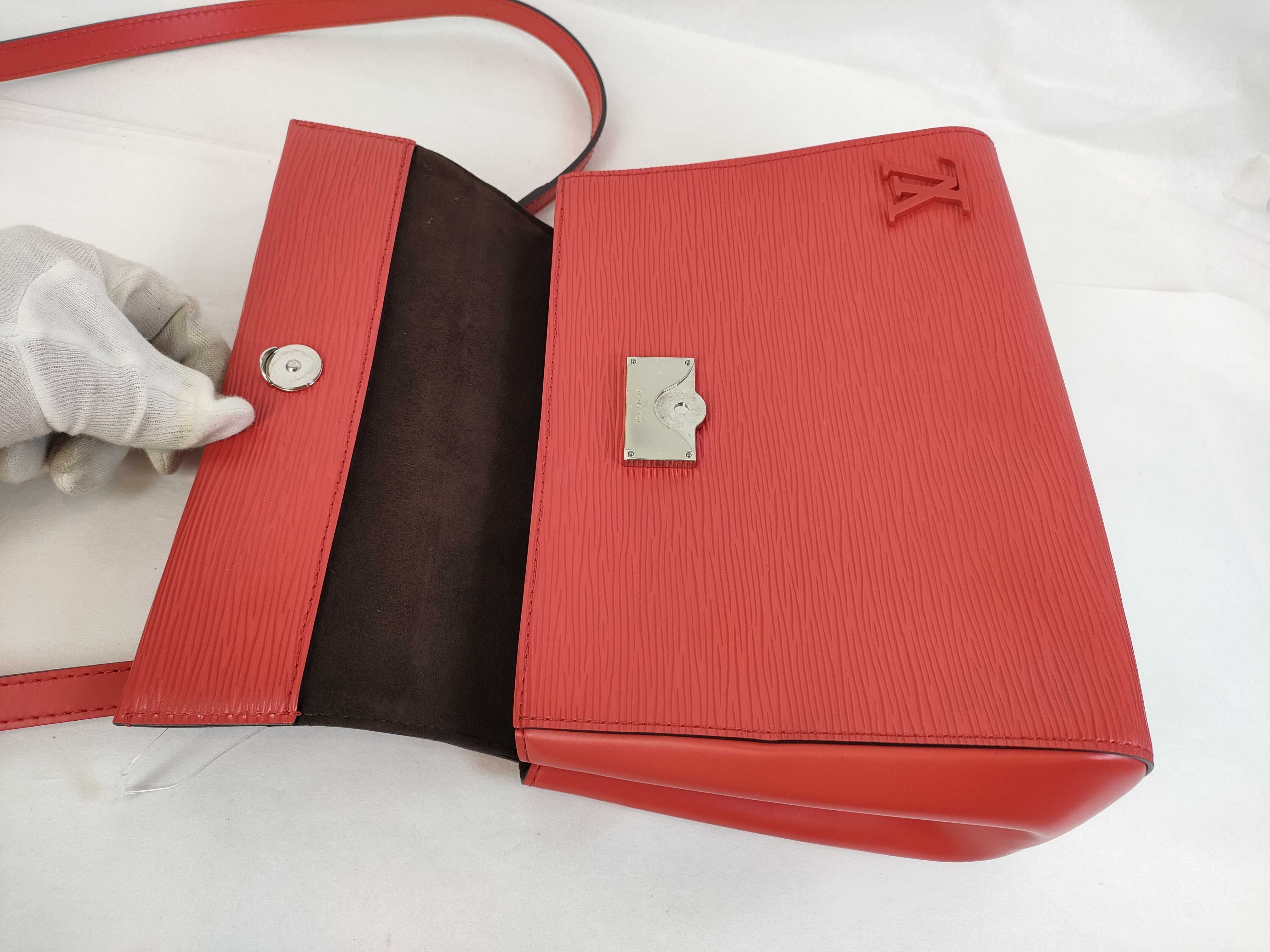 Epi Louis Vuitton Epi Cluny 2WAY Shoulder Handbag — view 9