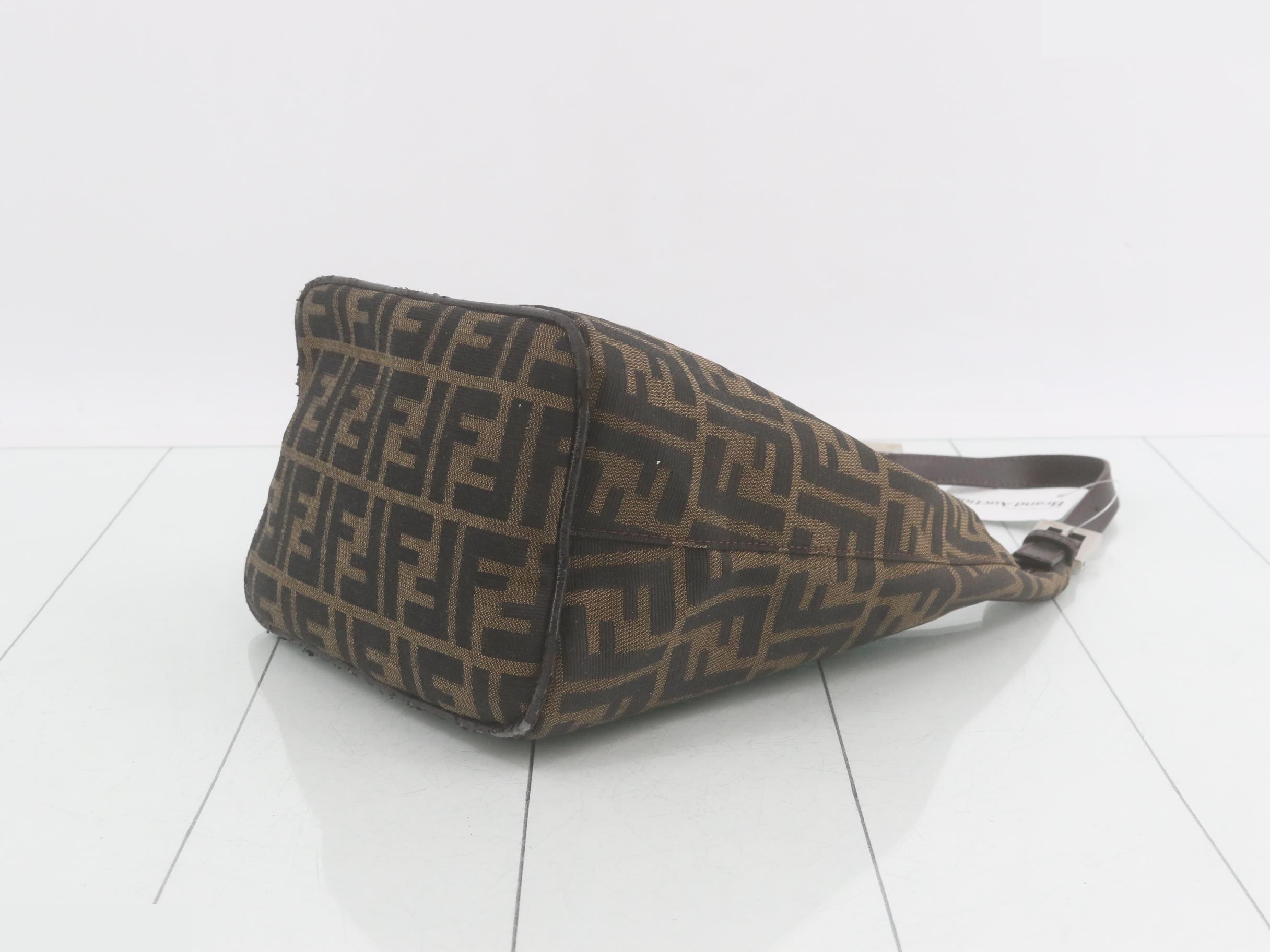 ZUCCA Mamma Bucket Canvas One-Shoulder Bag — view 6