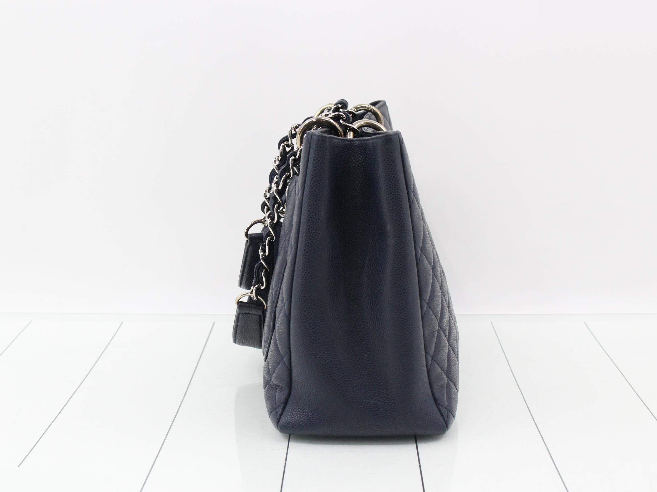 Caviar skin handbag — view 4