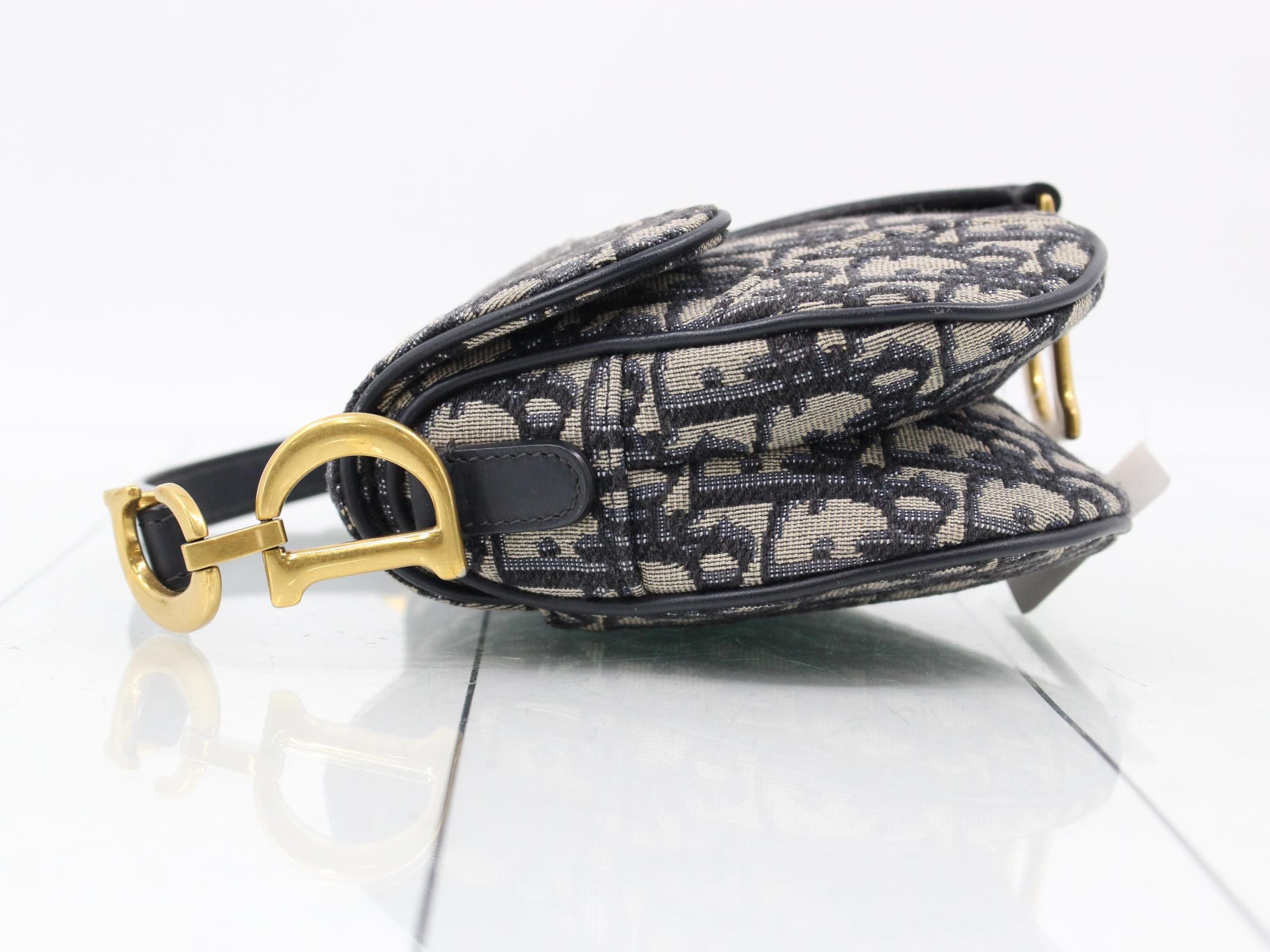 handbag — view 4