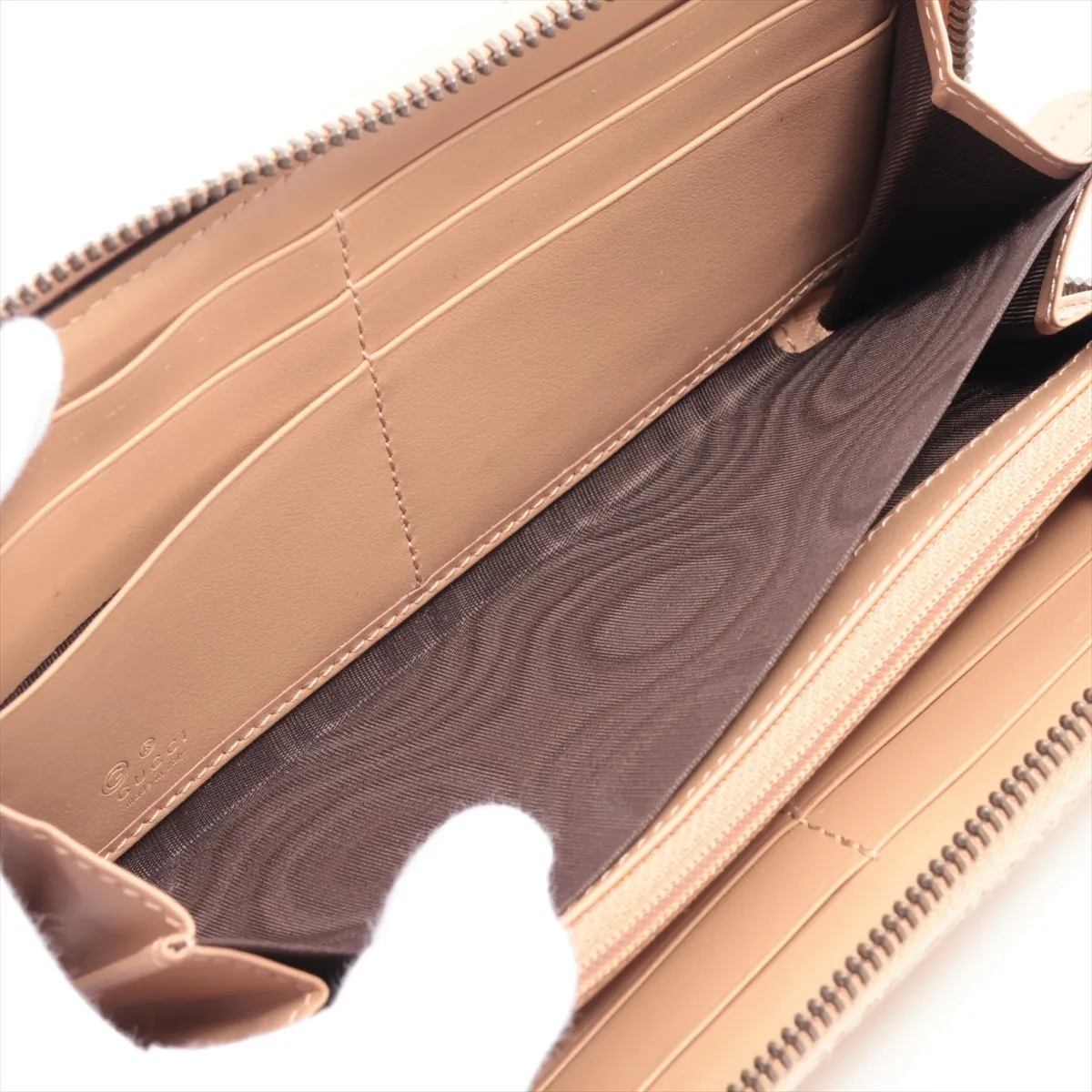 GG Marmont 826153 Leather Round Zip Wallet Beige Ⓖ Engraved — view 4