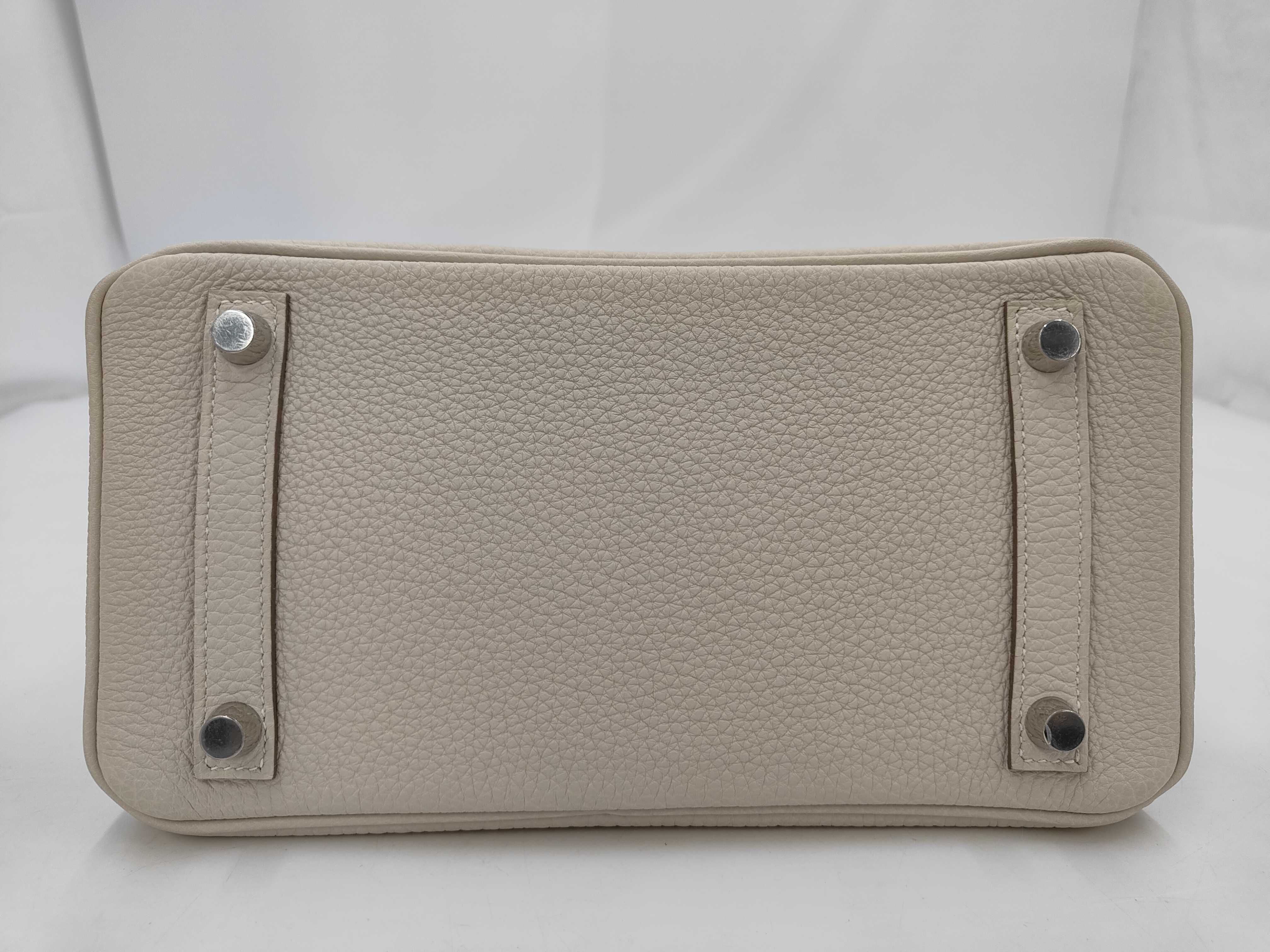 Birkin 25 Craie Togo Silver Hardware W Stamp Handbag — view 4