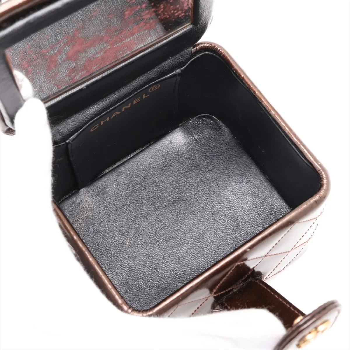 Matelassé Patent Leather Vanity Bag, Brown with Gold Hardware, Item No. 3609014 (Serial Number 3) — view 7