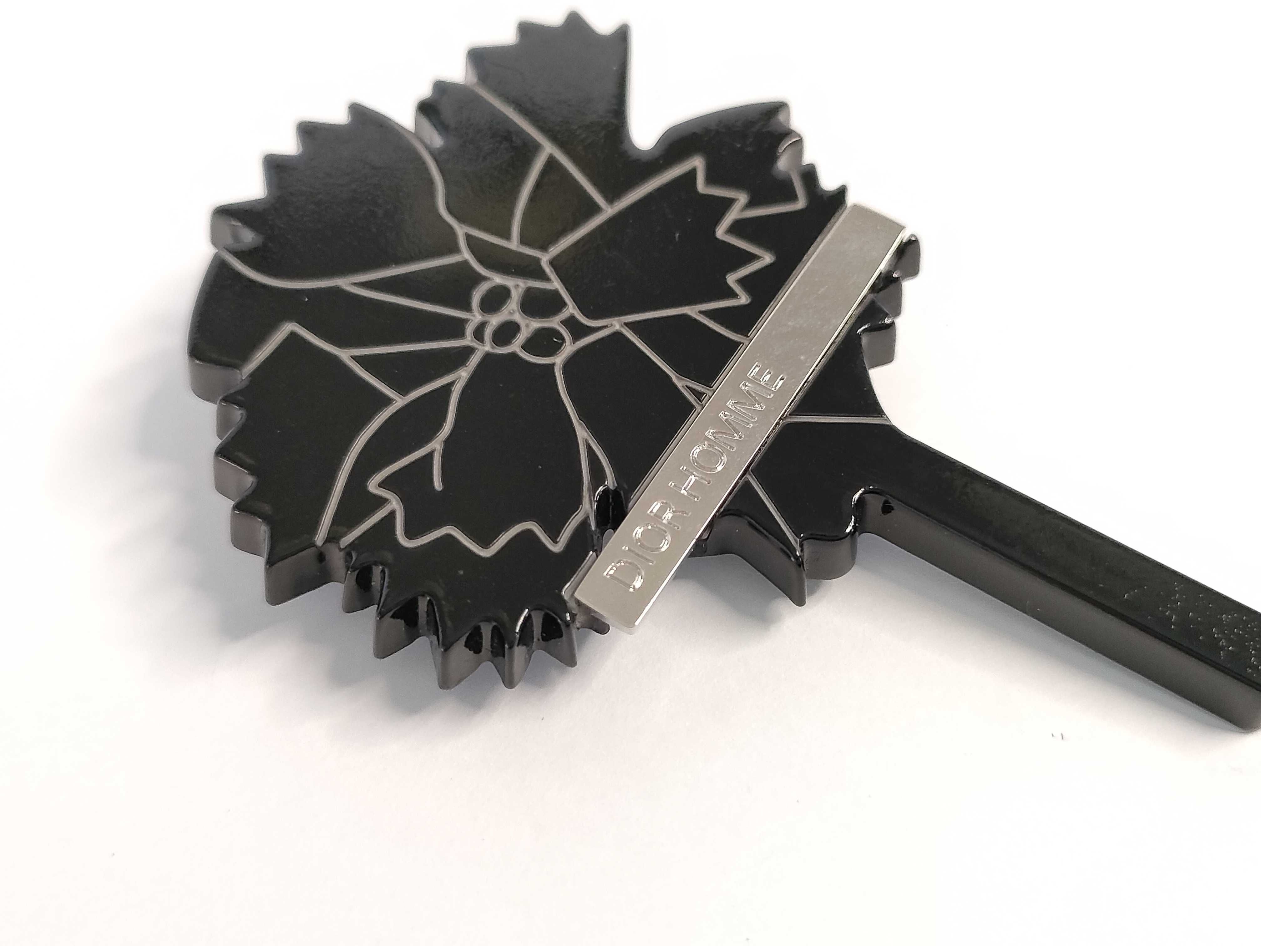 brooch with box — view 4
