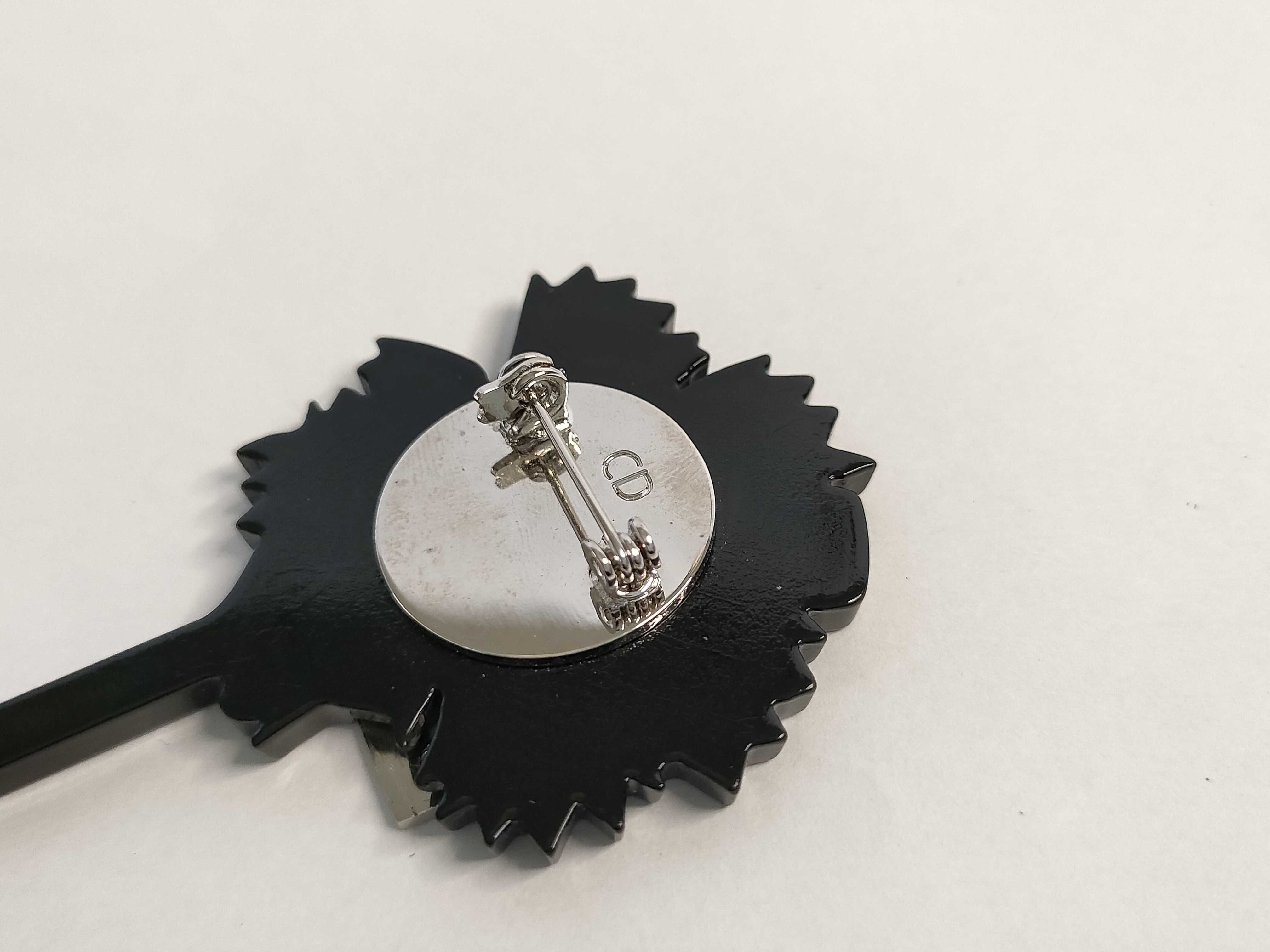 brooch with box — view 5