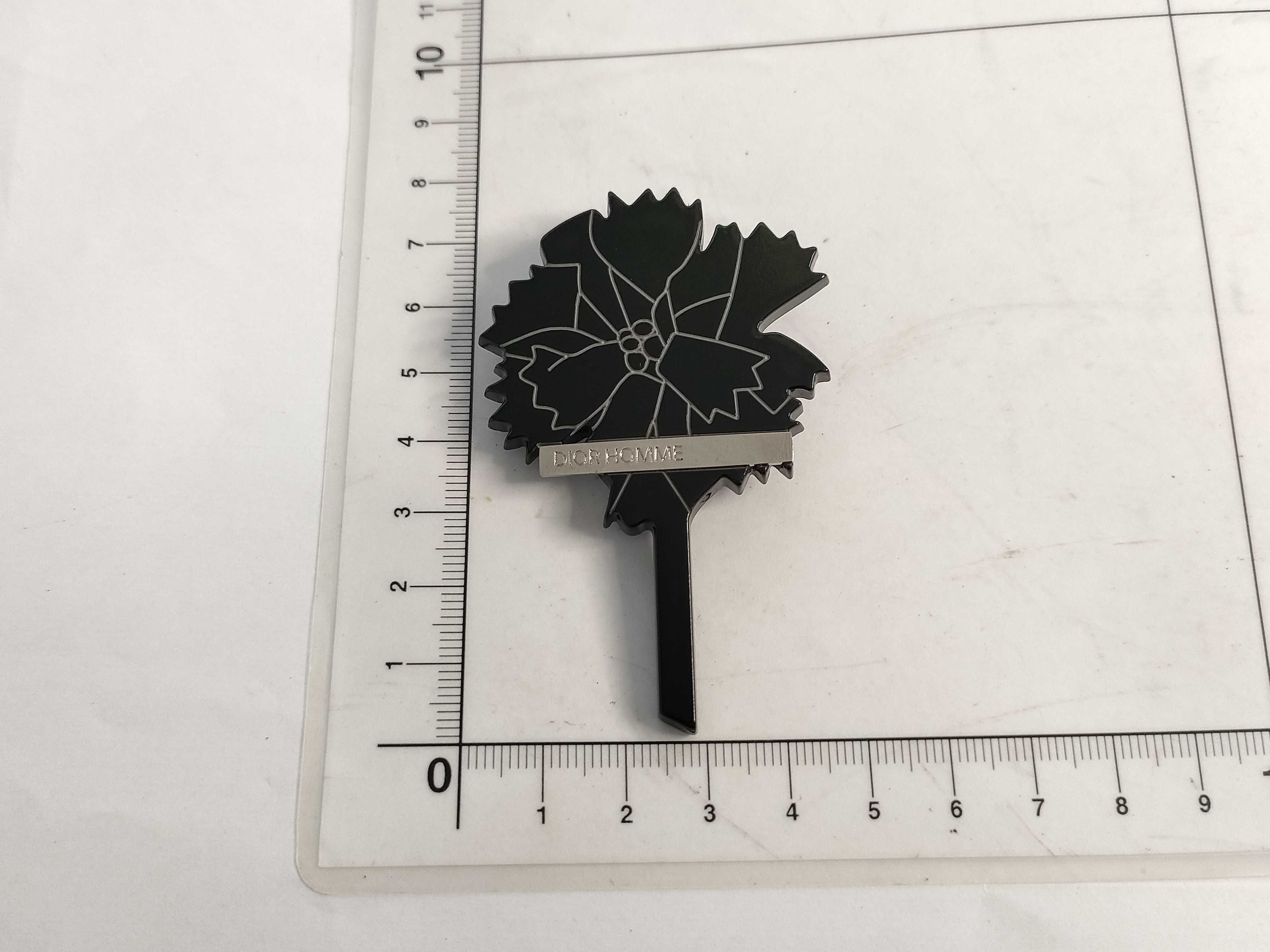 brooch with box — view 9