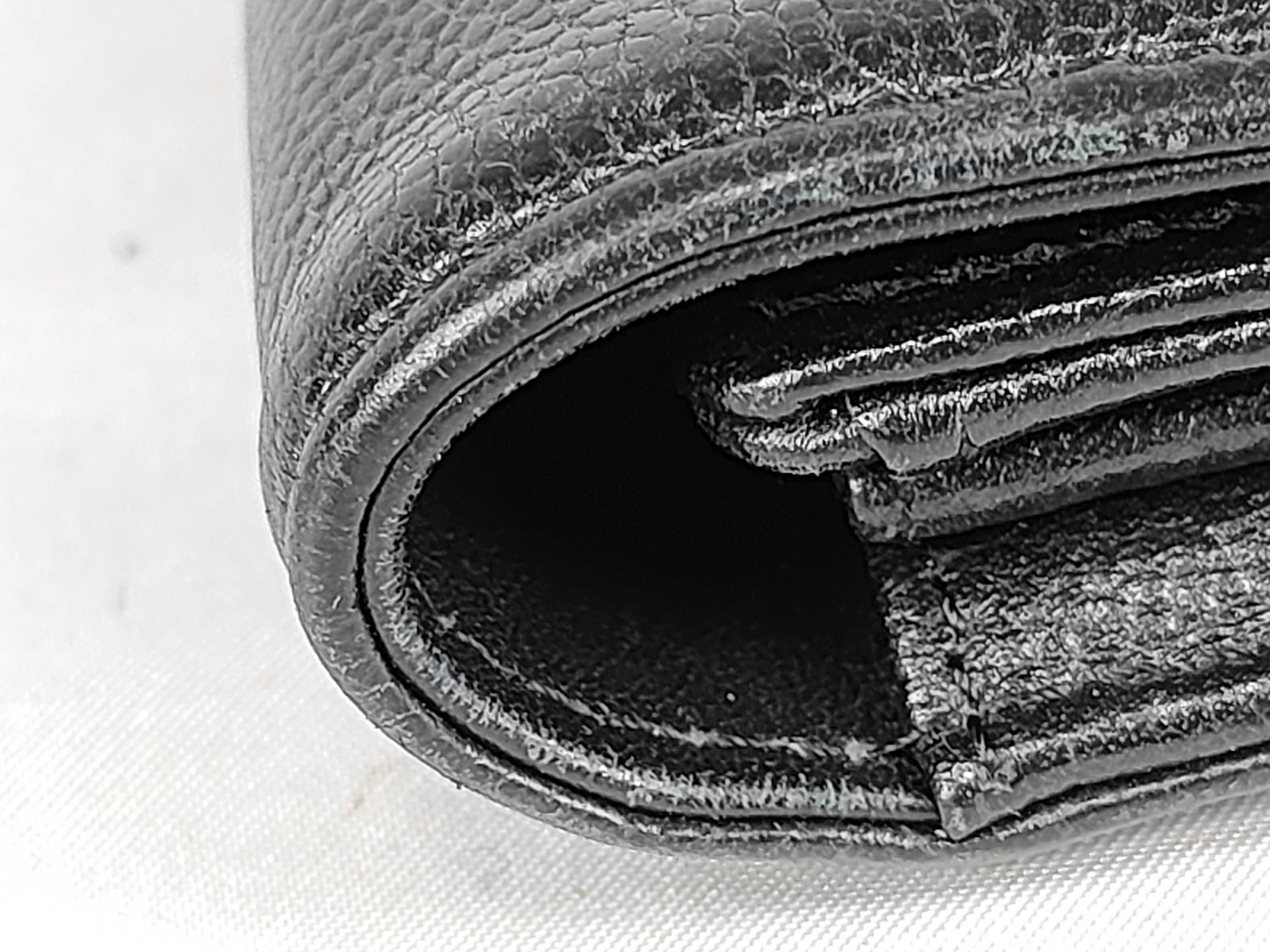 Caviar Skin Sevruga Bi-fold Long Wallet — view 5