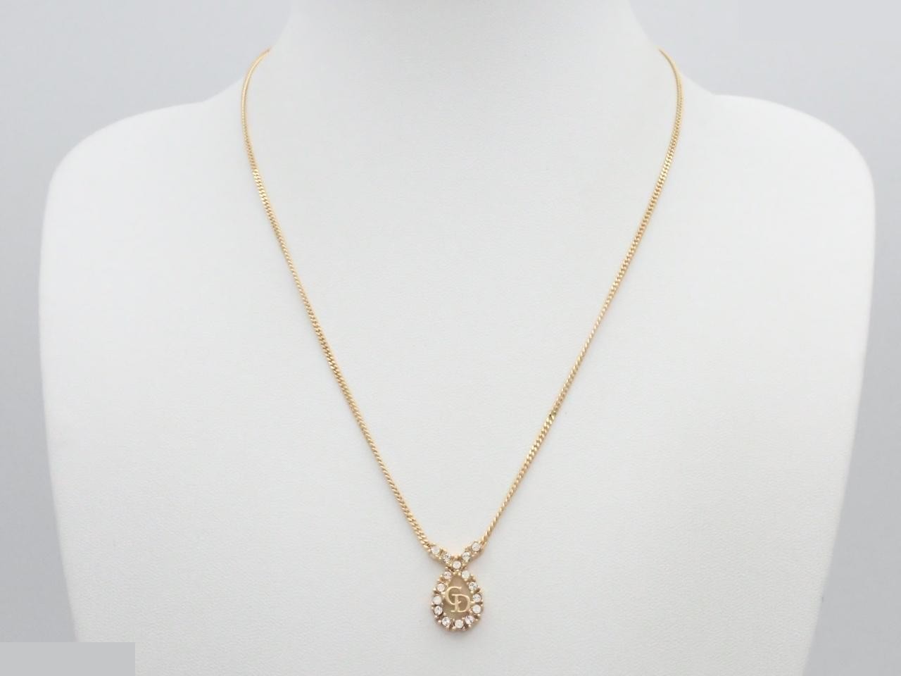 Other line: Precious metal necklaces and pendants, neck circumference approximately 46 cm. — view 3