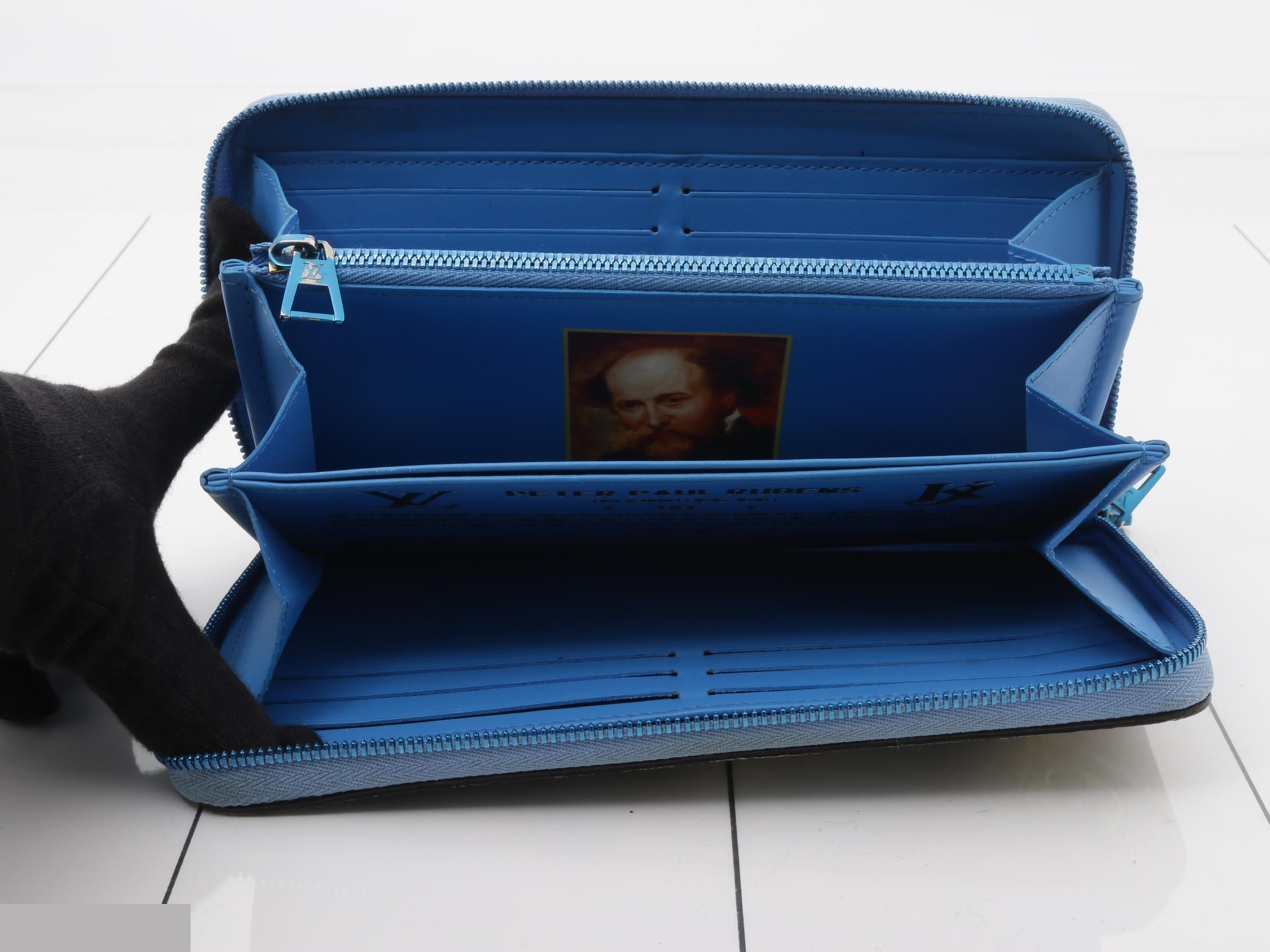 M64603 Masters Collection Rubens Zippy Wallet — view 4