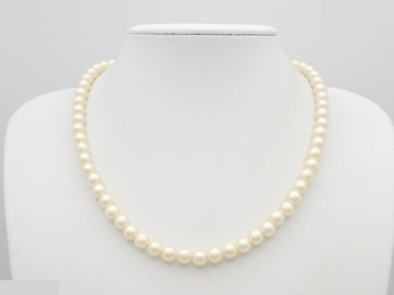 Pearl motif necklace, gold-plated faux pearl, chain approximately 44cm. — view 3