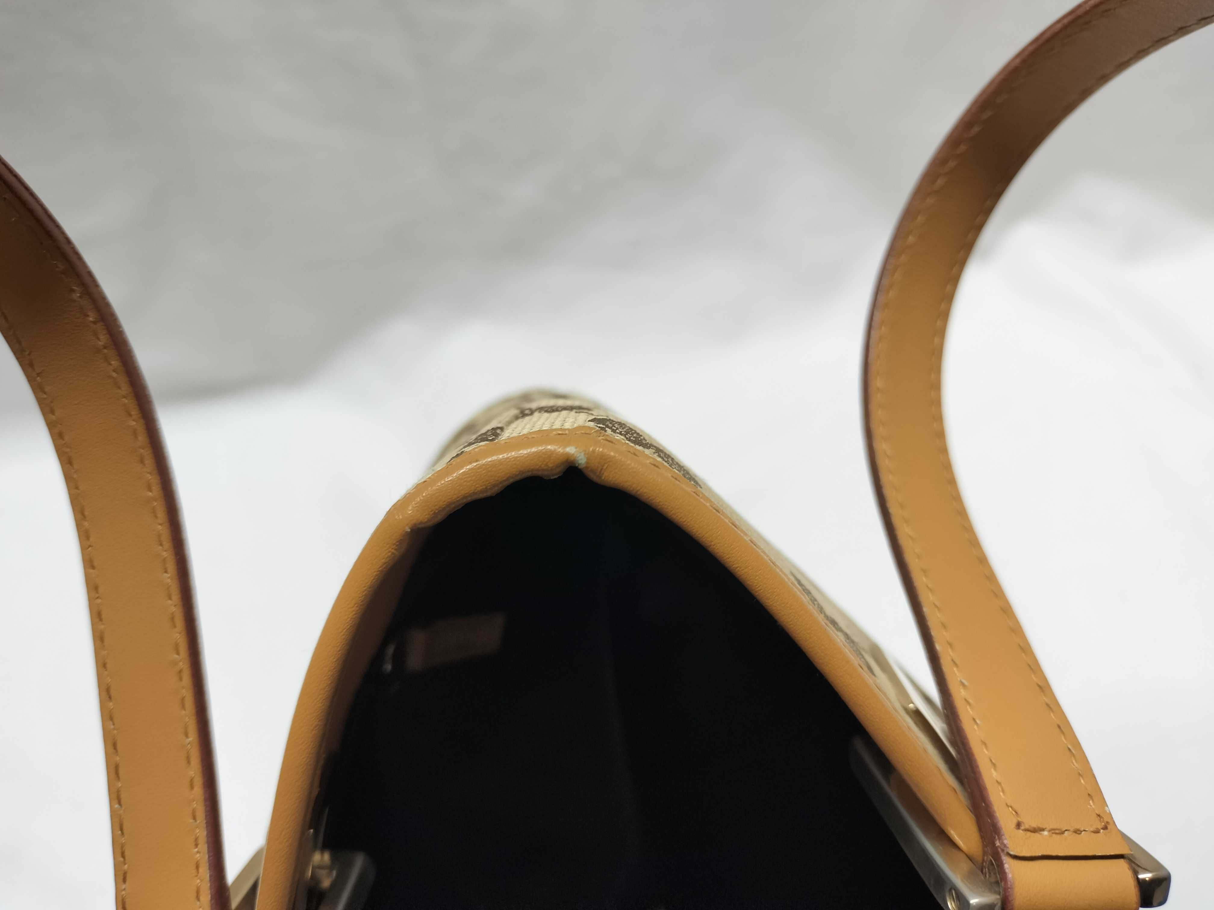 GG Shoulder Bag — view 15