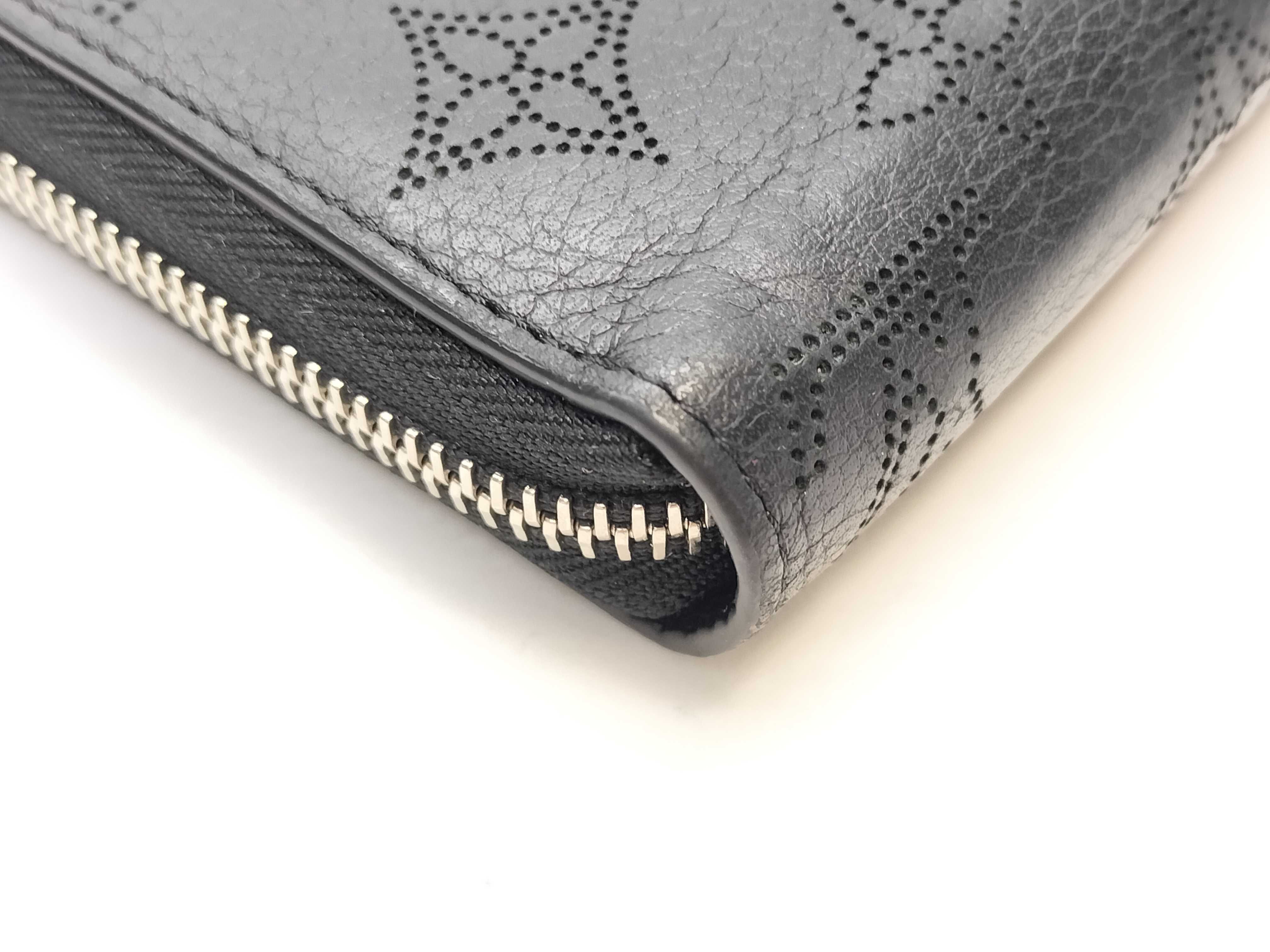 Mahina Zippy Black Long Wallet SV Metal Fittings TN4118 B243 Wallet — view 3