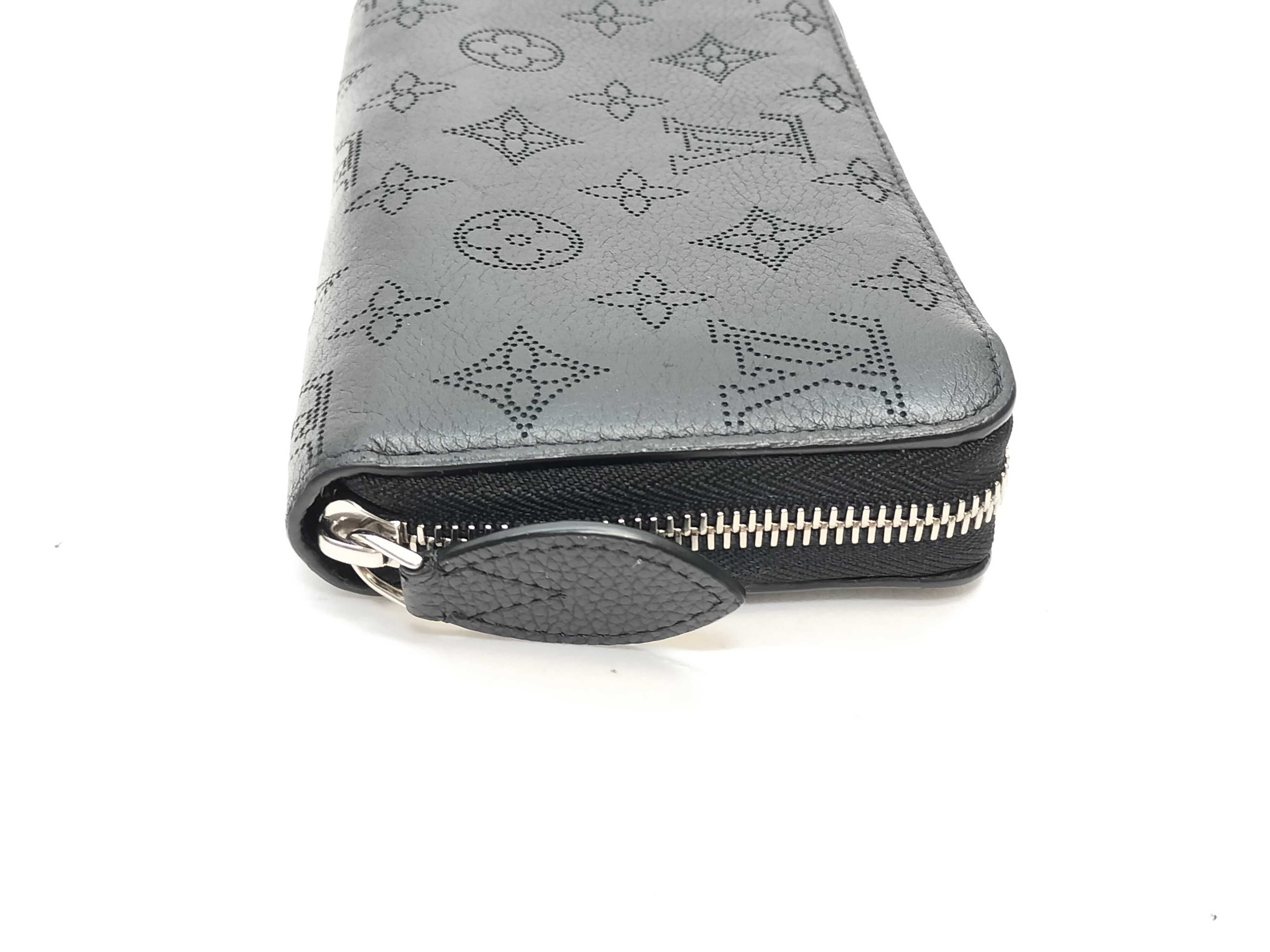 Mahina Zippy Black Long Wallet SV Metal Fittings TN4118 B243 Wallet — view 5