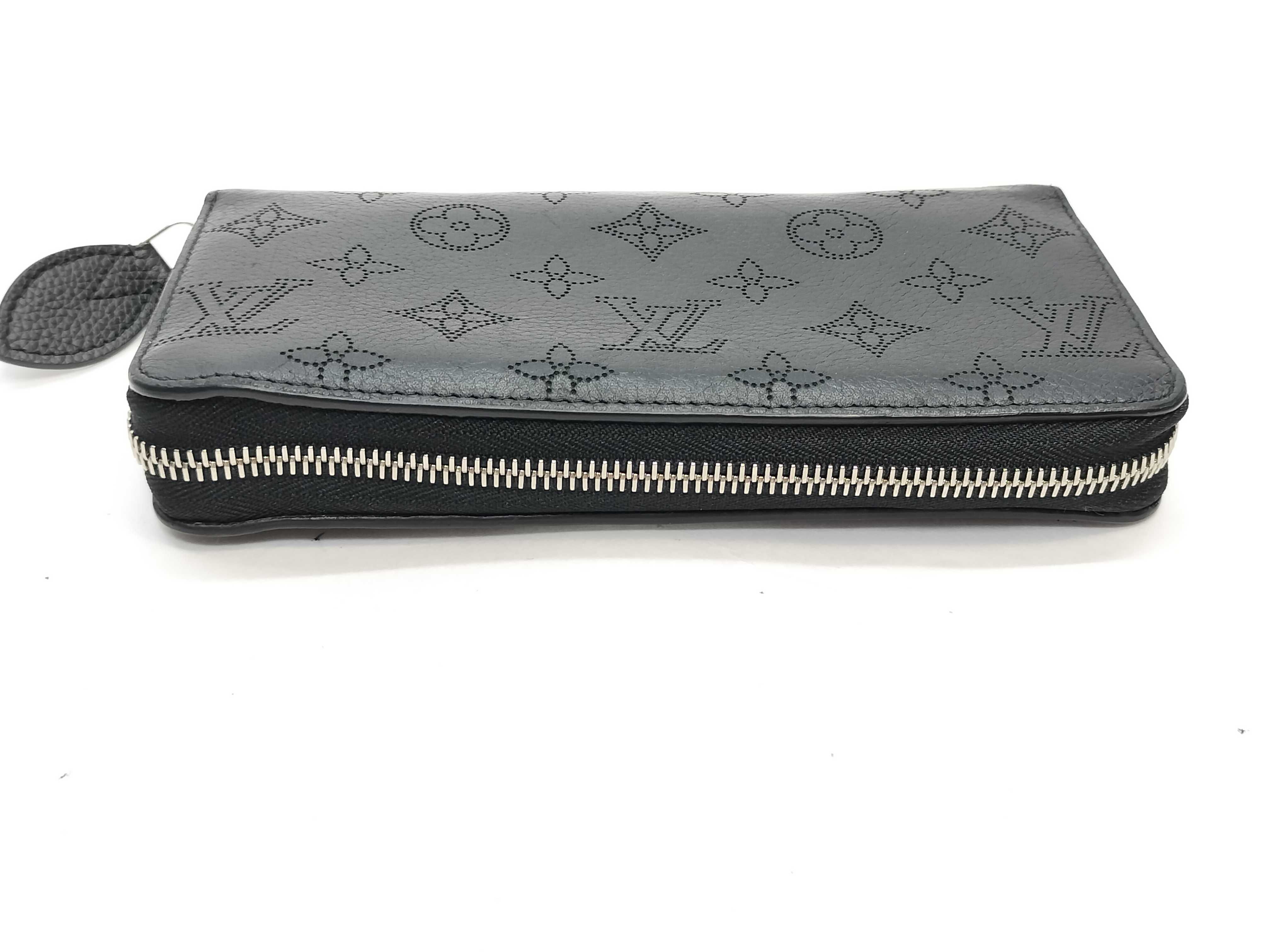 Mahina Zippy Black Long Wallet SV Metal Fittings TN4118 B243 Wallet — view 6