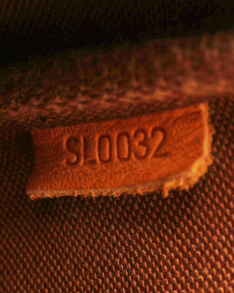 Pochette Accessoires, Monogram — view 8