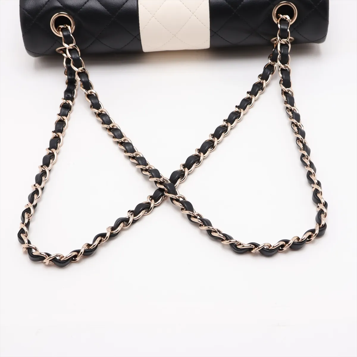 [Individually packaged] Chanel Matelassé 25 Lambskin Double Flap Double Chain Bag, Black x White, Gold Hardware, PEGXCUE7 Random Plate, A01112 — view 5